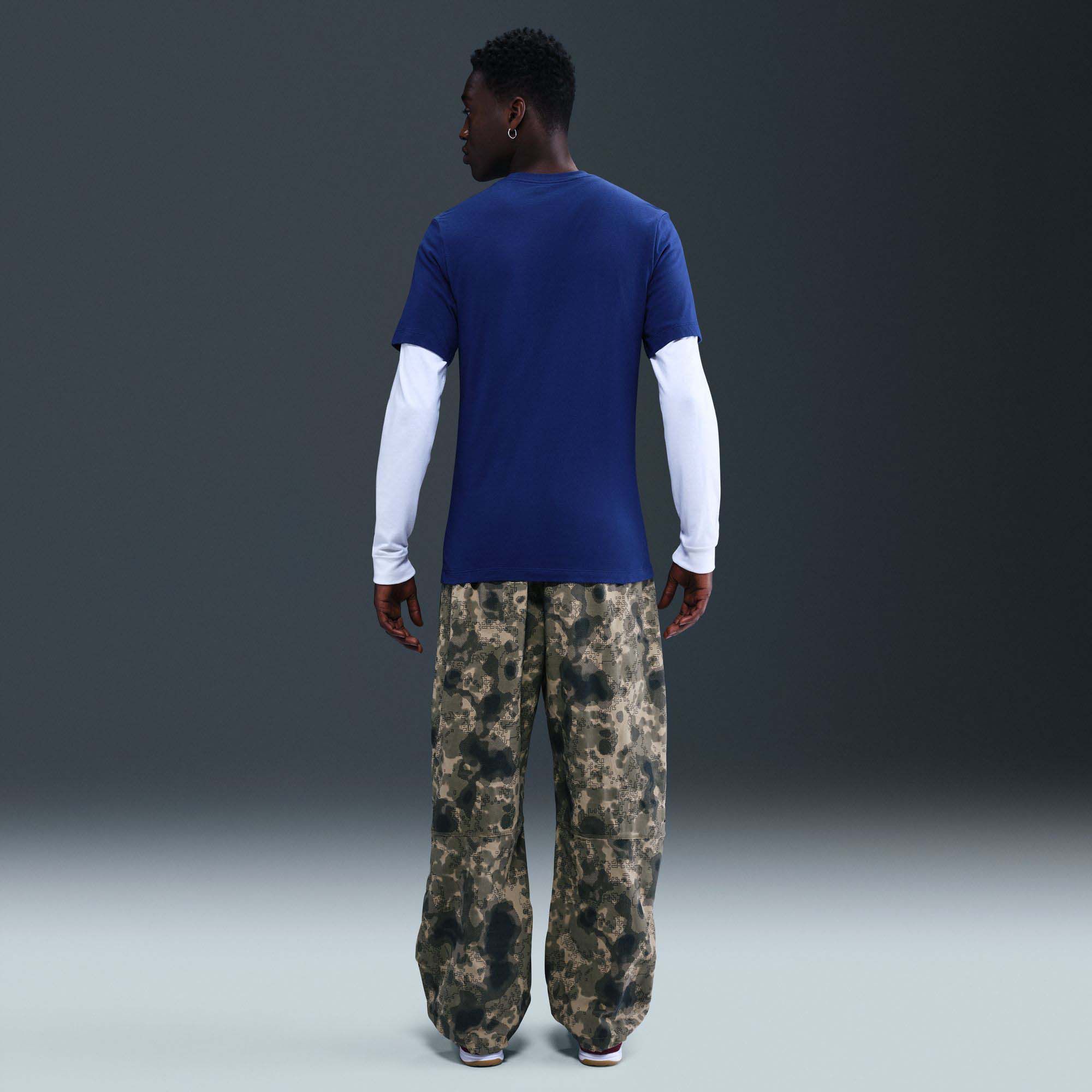 Nike Men's FC Barcelona Blue Crest T-Shirt product image