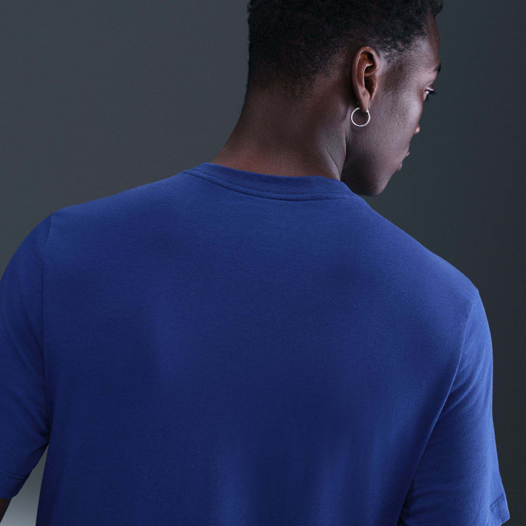 Nike Men's FC Barcelona Blue Crest T-Shirt product image