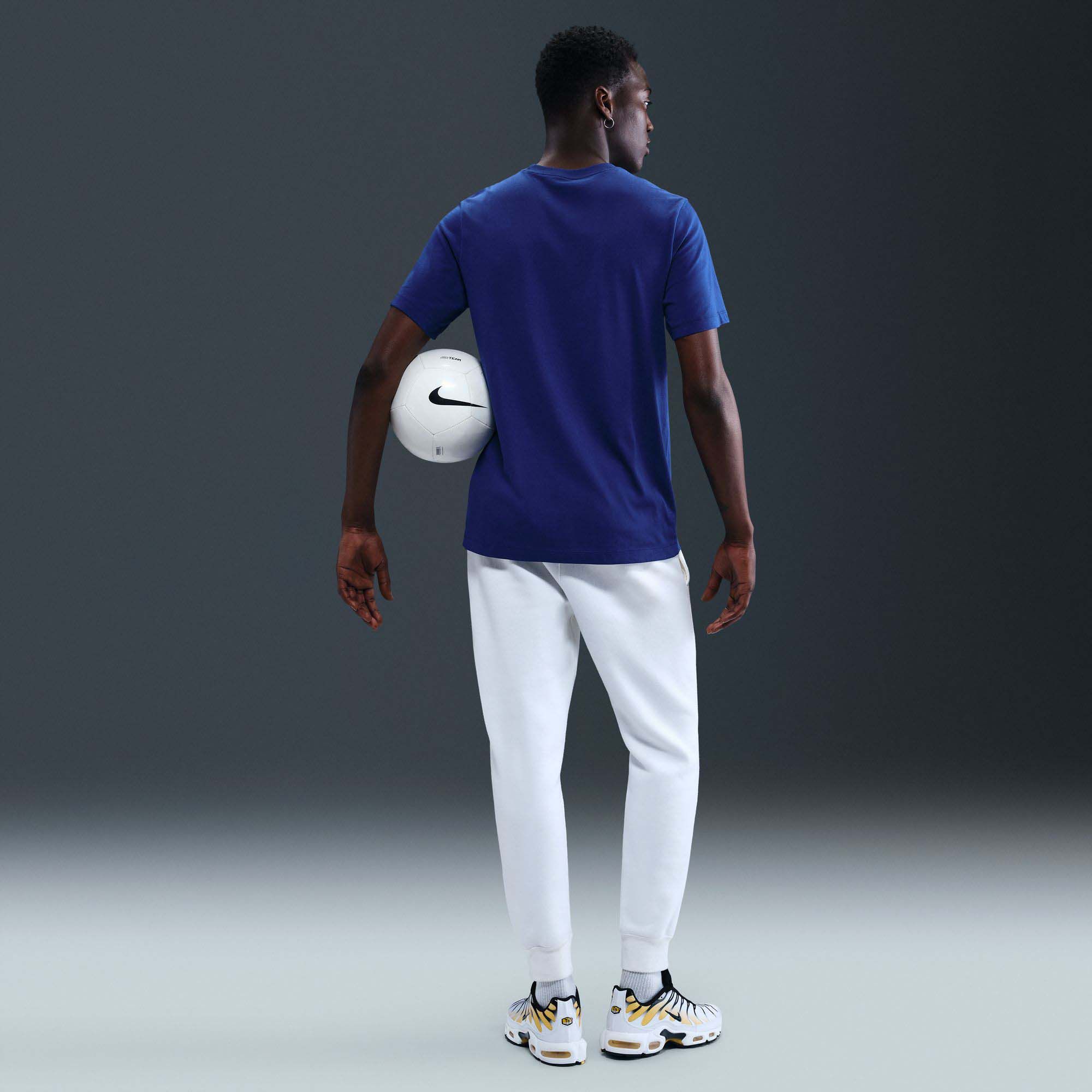 Nike Men's FC Barcelona Blue Flag T-Shirt product image