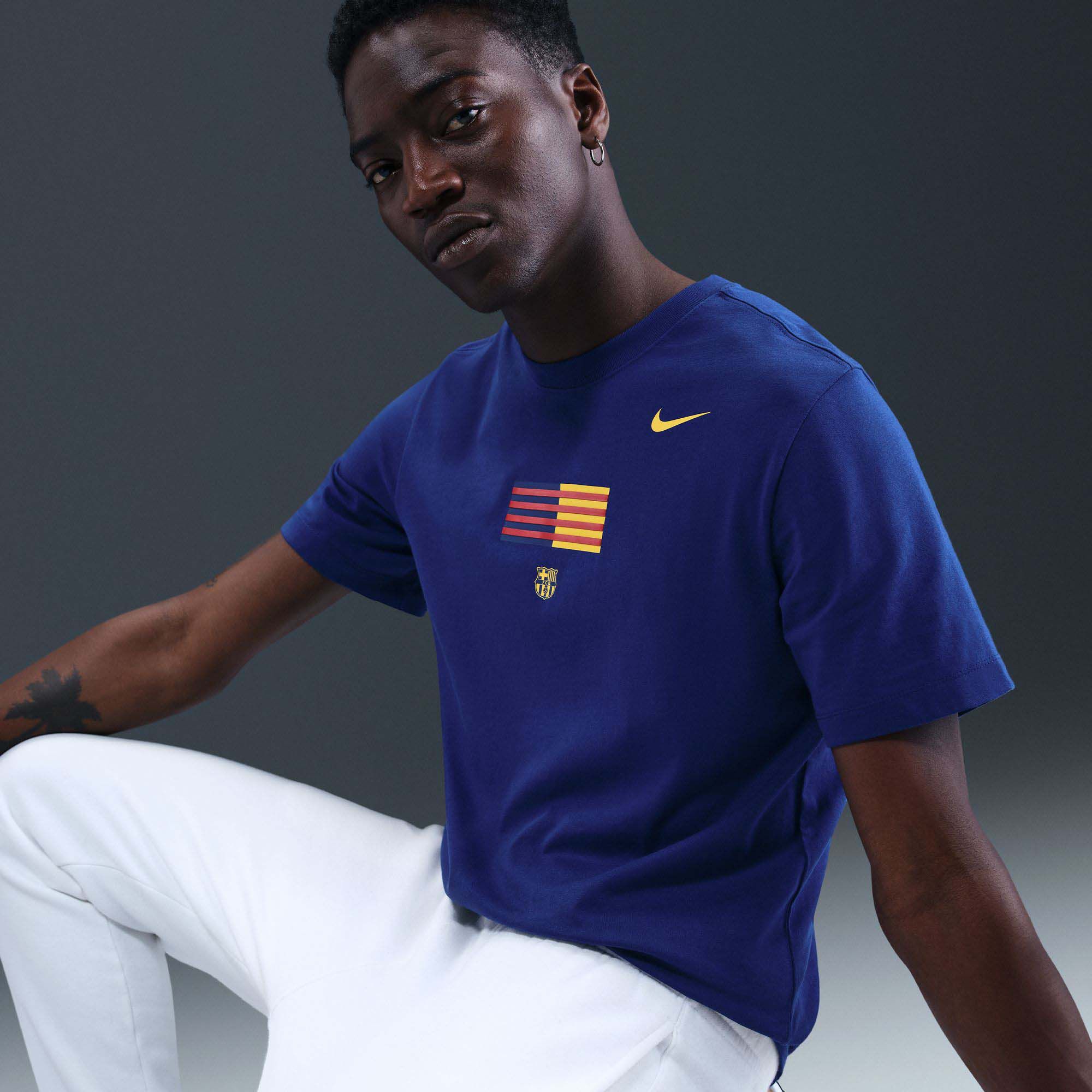 Nike Men's FC Barcelona Blue Flag T-Shirt product image