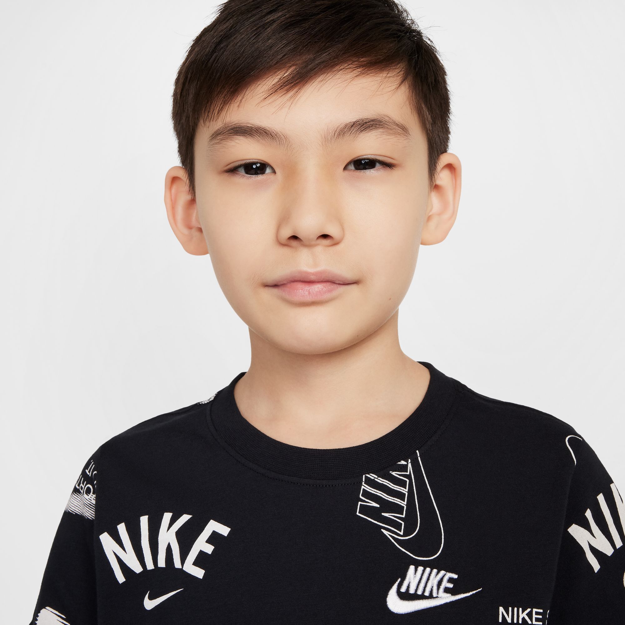 Nike Boys' Sportswear Club Energy T-Shirt product image