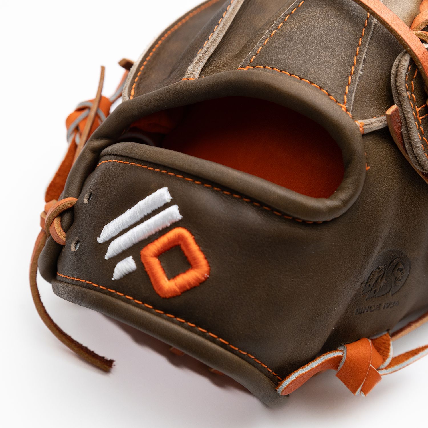 Nokona 11.25” Select Fit Hunt Season 200 Series Glove product image