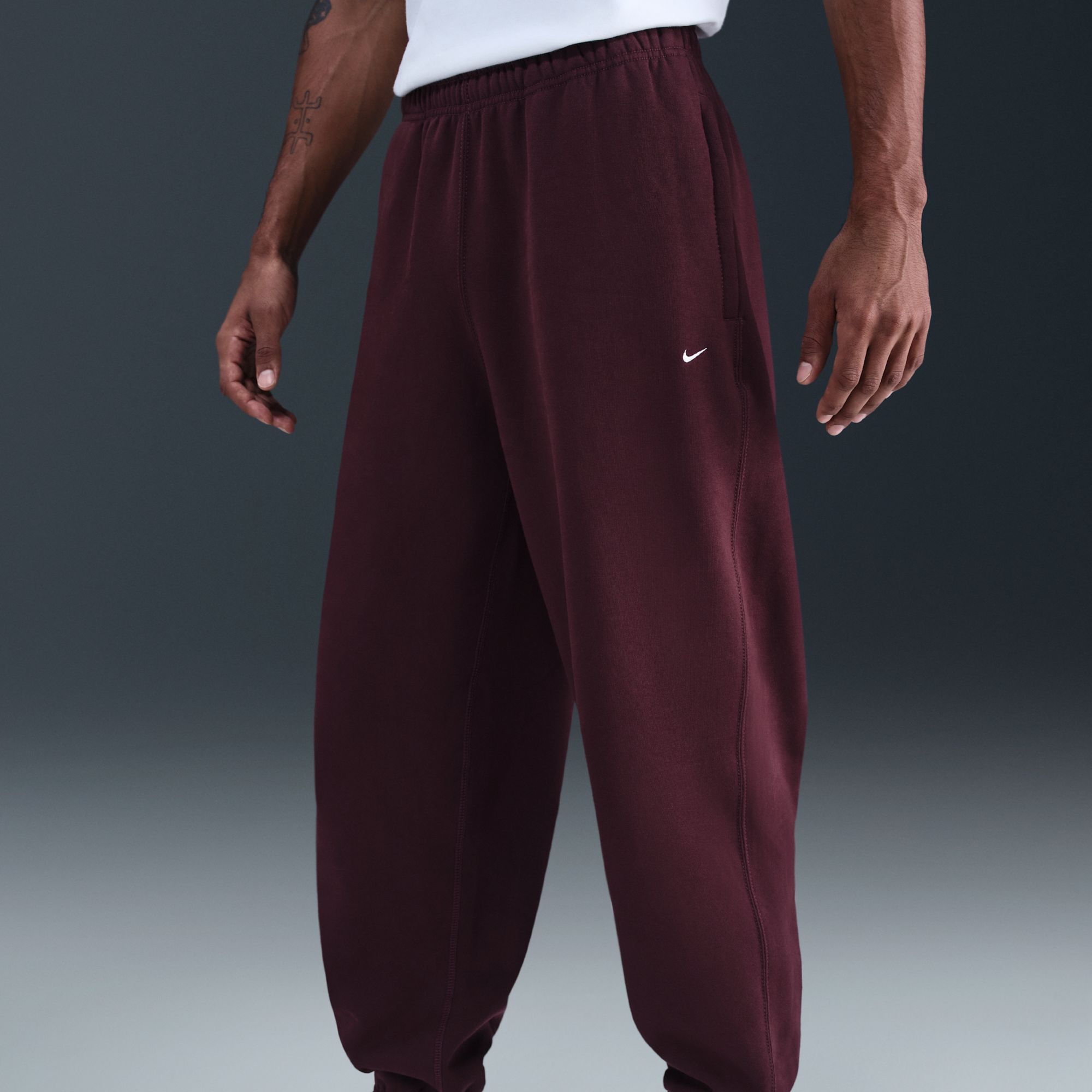 Nike Men's Solo Swoosh Cuffed Pants product image