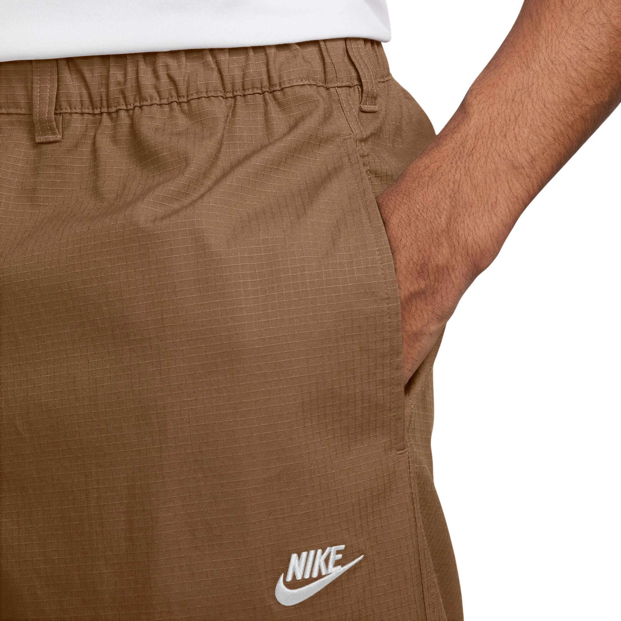 Nike Men's Club Woven Cargo Pants product image