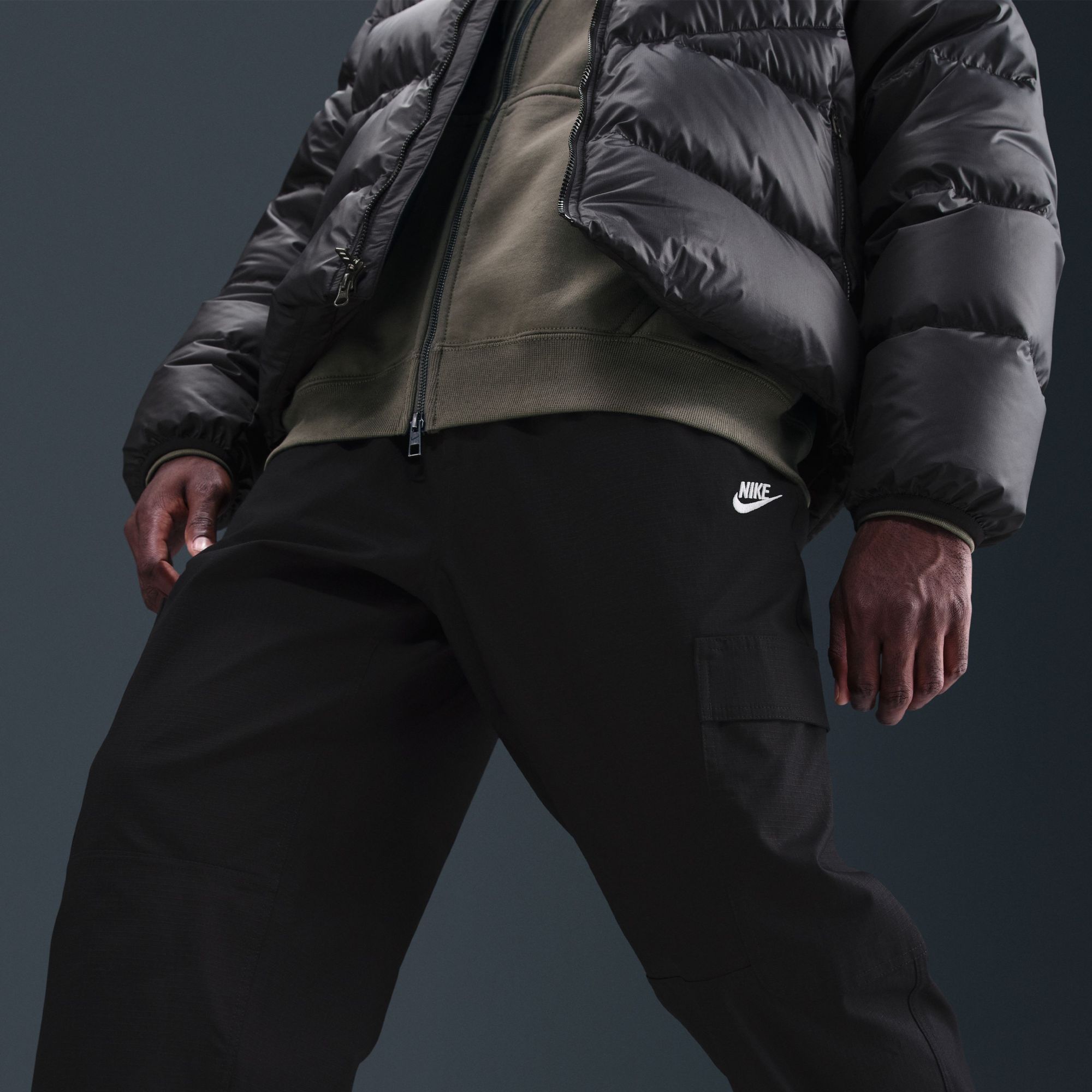 Nike Men's Club Woven Cargo Pants product image