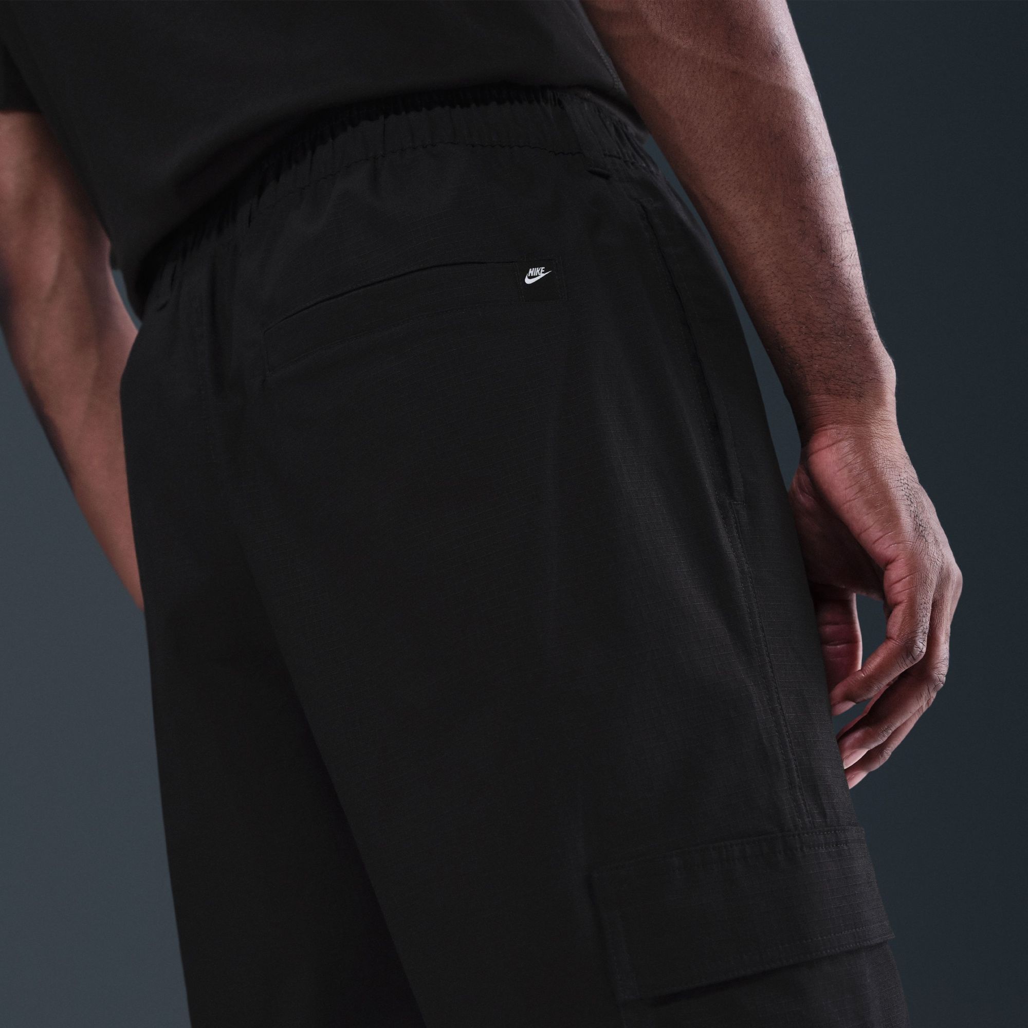 Nike Men's Club Woven Cargo Pants product image