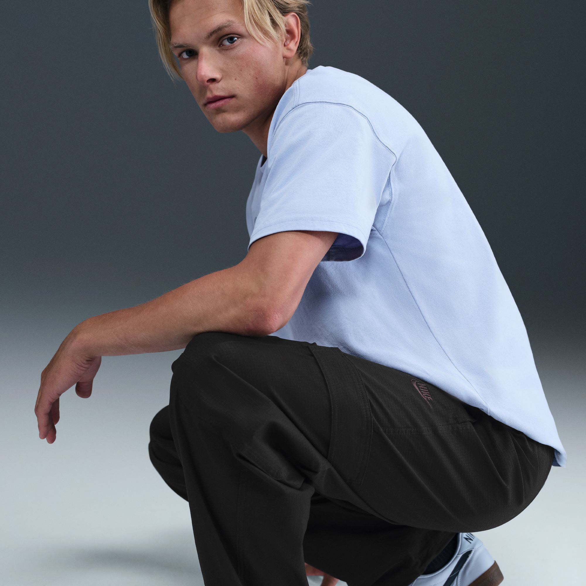 Nike Men's Club Woven Cargo Pants product image