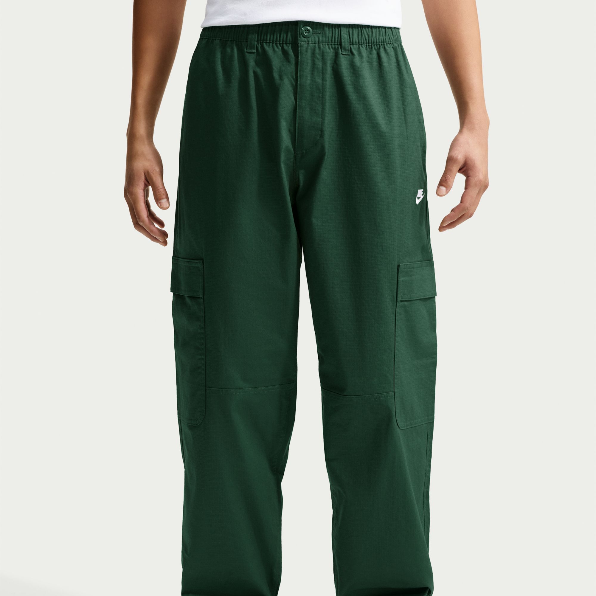 Nike Men's Club Woven Cargo Pants product image