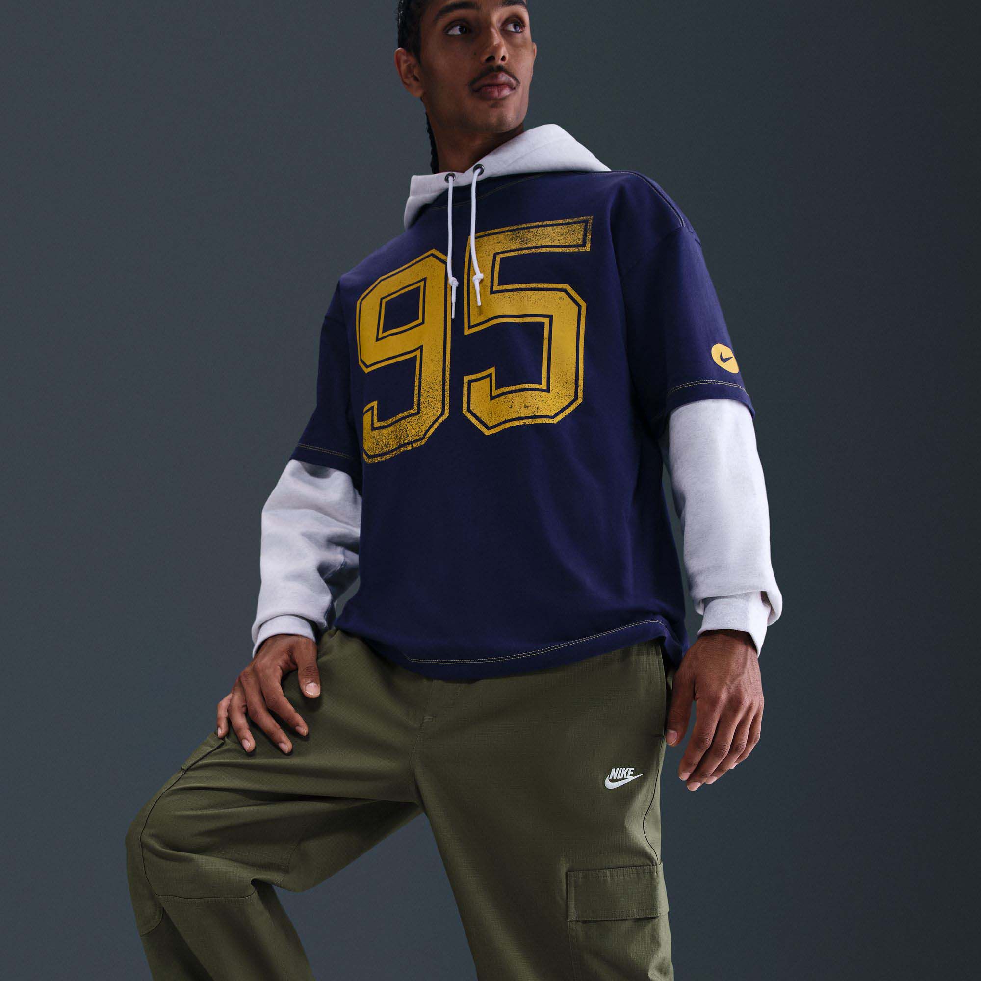 Nike Men's Club Woven Cargo Pants product image