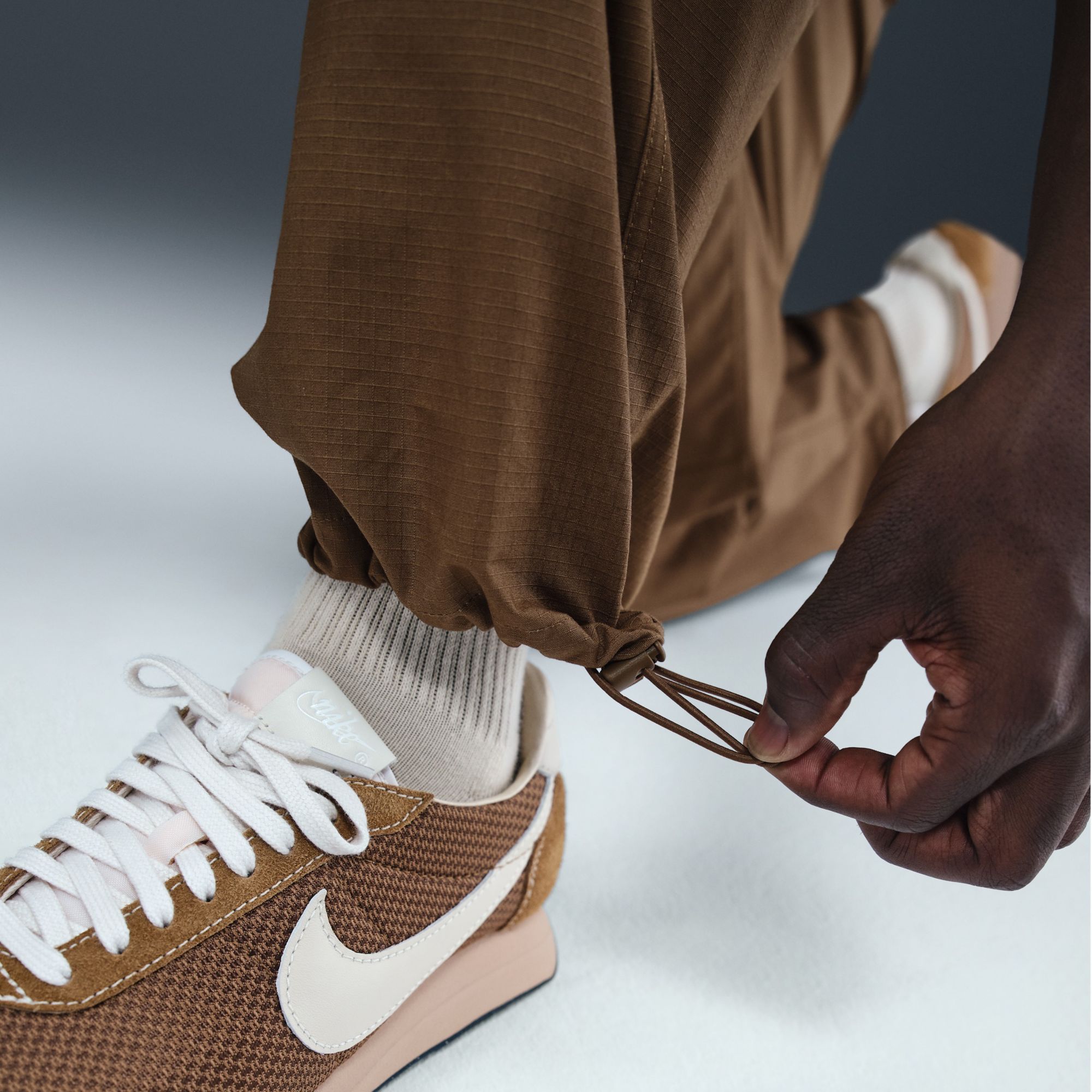 Nike Men's Club Woven Cargo Pants product image