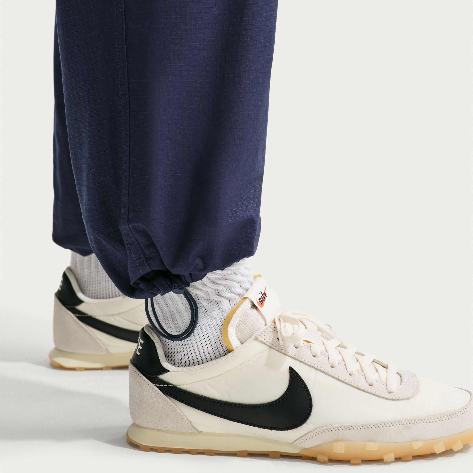 Nike Men's Club Woven Cargo Pants product image
