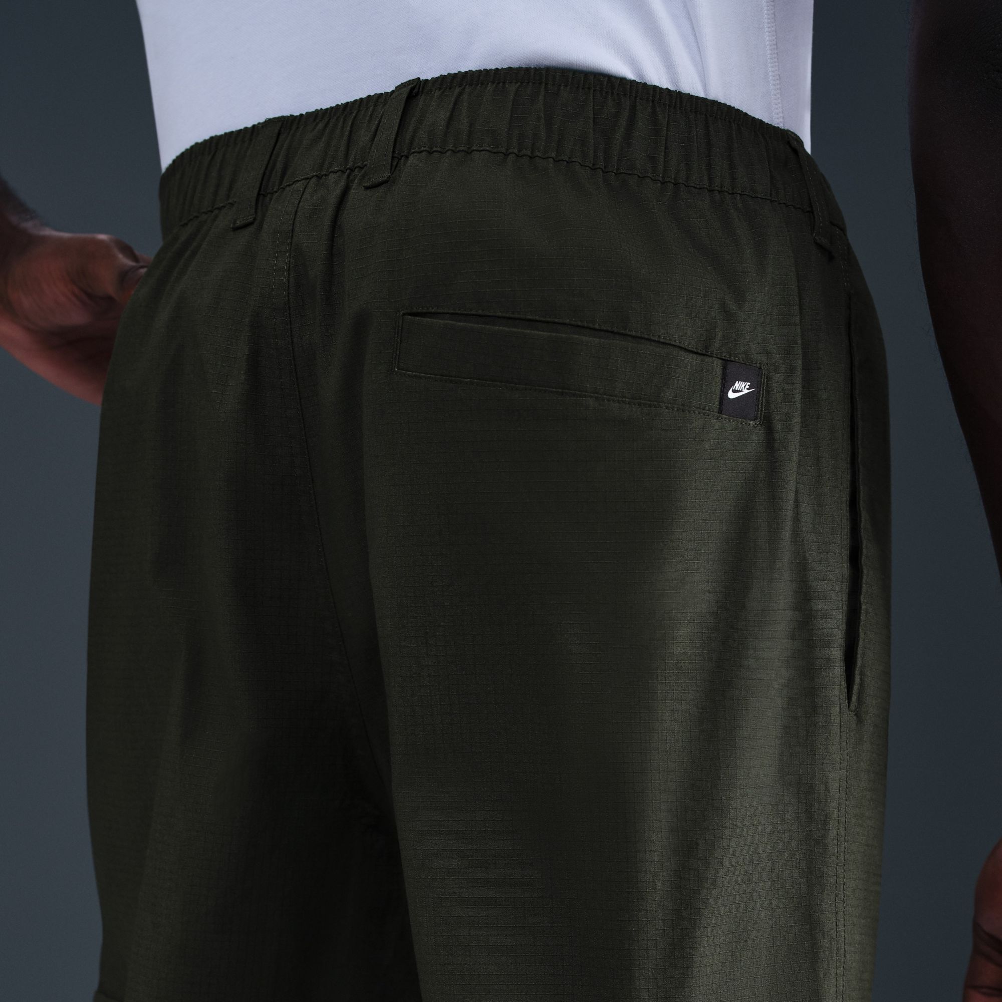 Nike Men's Club Woven Cargo Pants product image
