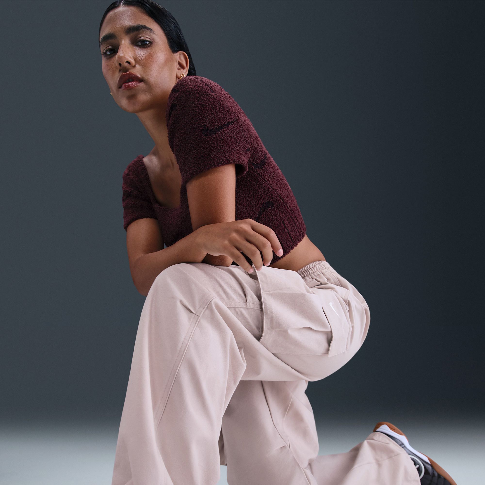 Nike Women's Sportswear Mid-Rise Oversized Woven Cargo Pants product image