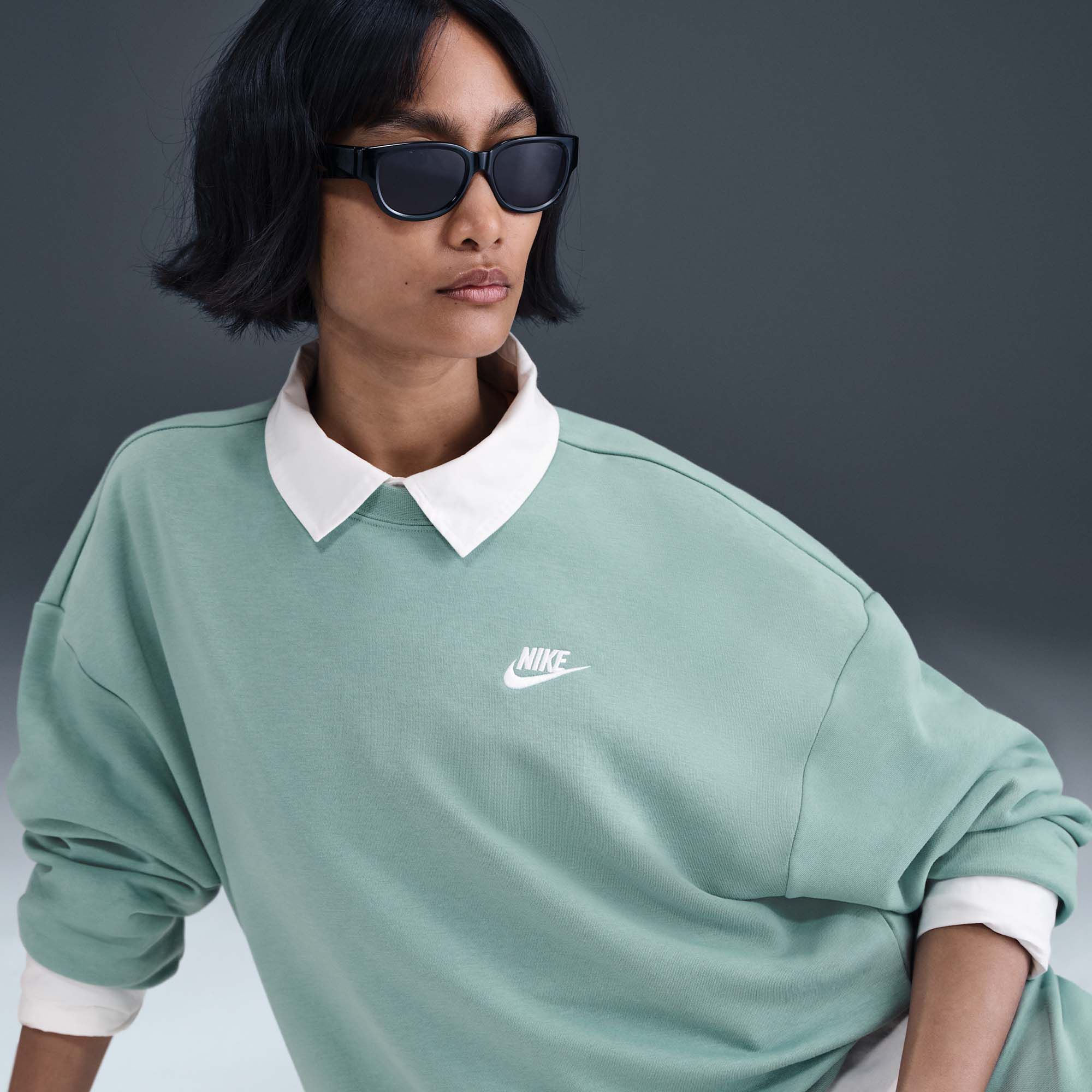 Nike Women's Sportswear Club Fleece Loose Crew-Neck Sweatshirt product image