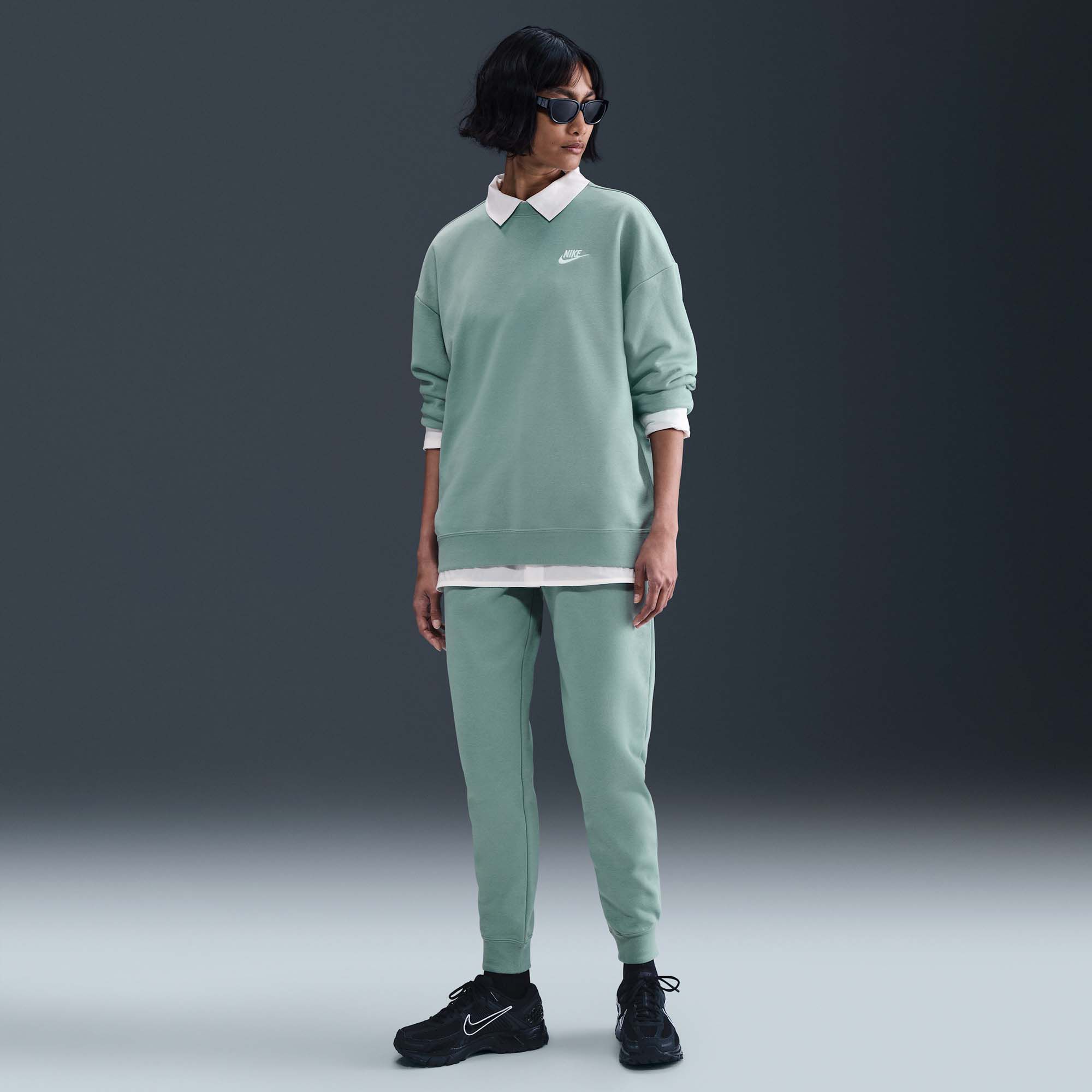 Nike Women's Sportswear Club Fleece Loose Crew-Neck Sweatshirt product image