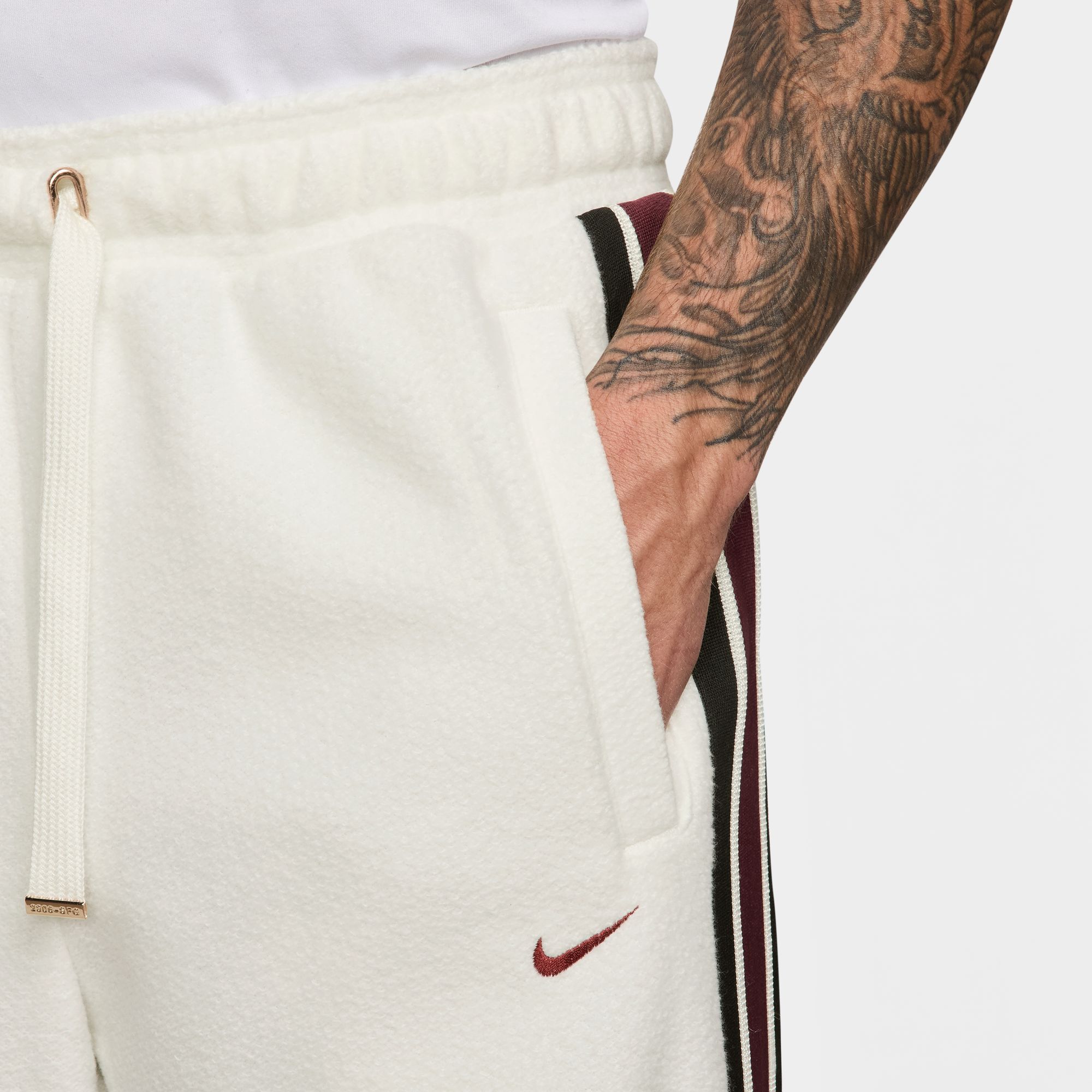 Nike Men's LeBron James Therma-FIT Standard Issue Pants product image