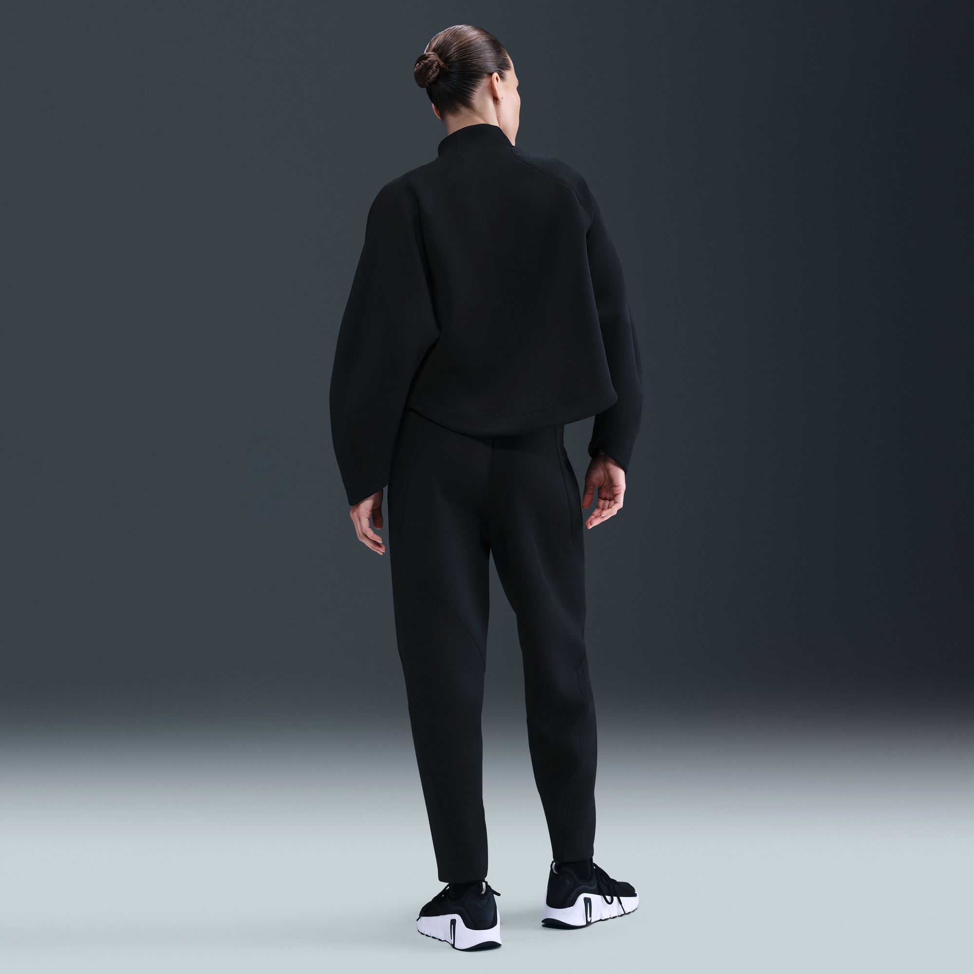 Nike Women's Universa Dri-FIT Mid-Rise Loose 7/8 Pants product image