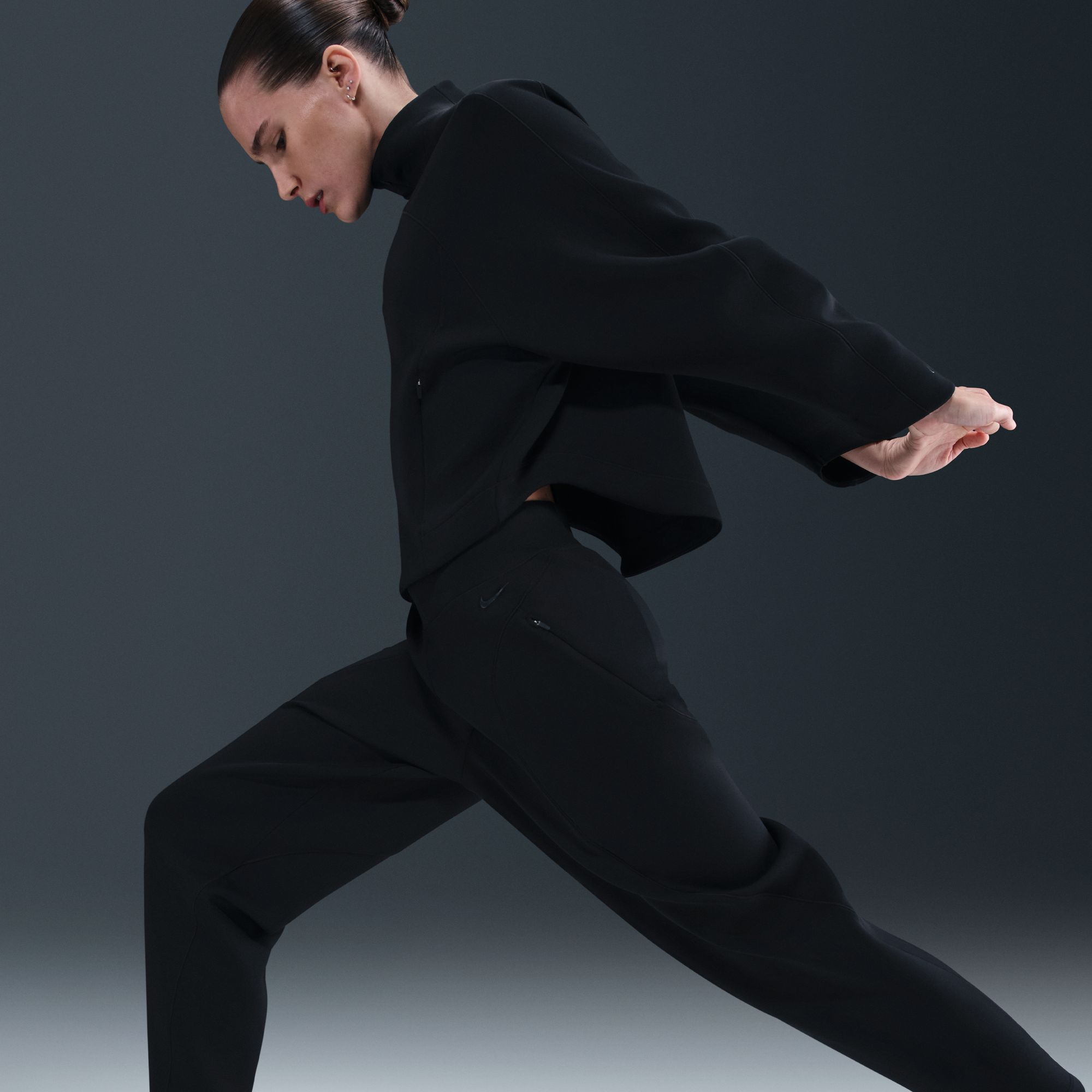 Nike Women's Universa Dri-FIT Mid-Rise Loose 7/8 Pants product image