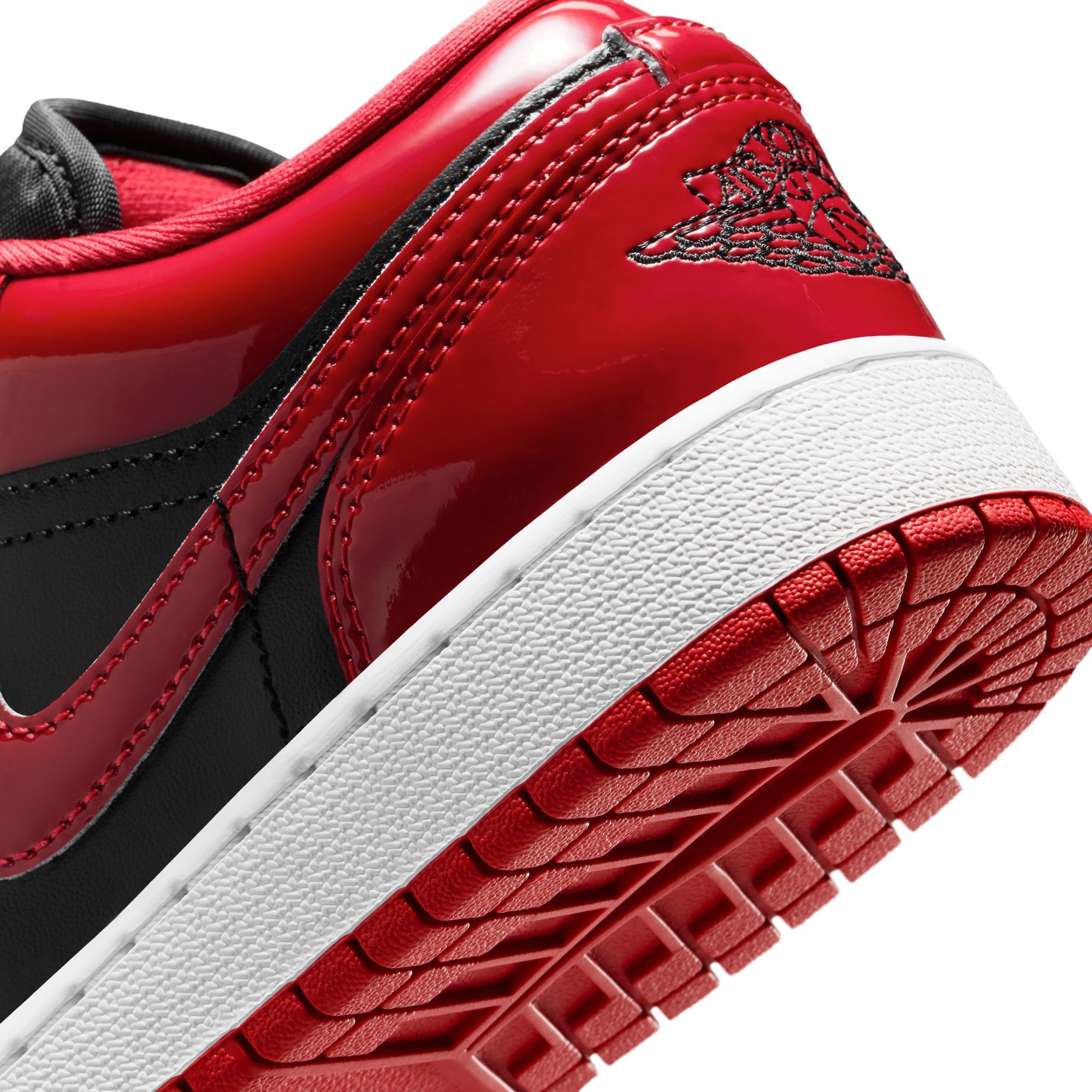 Jordan Kids' Grade School Air Jordan 1 Low SE Basketball Shoes product image