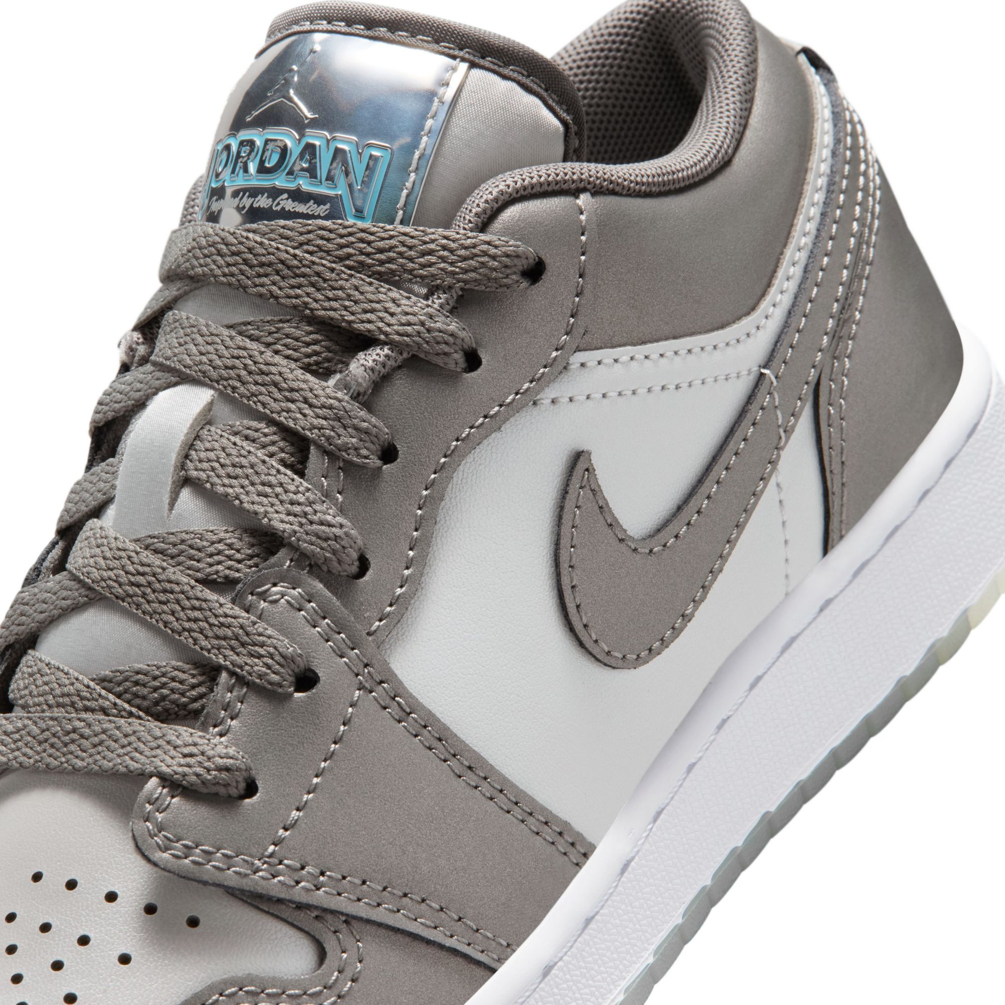 Jordan Kids' Grade School Air Jordan 1 Low SE Basketball Shoes product image