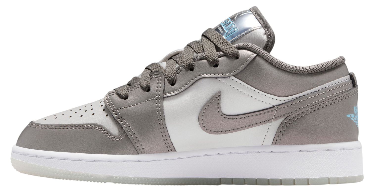 Jordan Kids' Grade School Air Jordan 1 Low SE Basketball Shoes product image