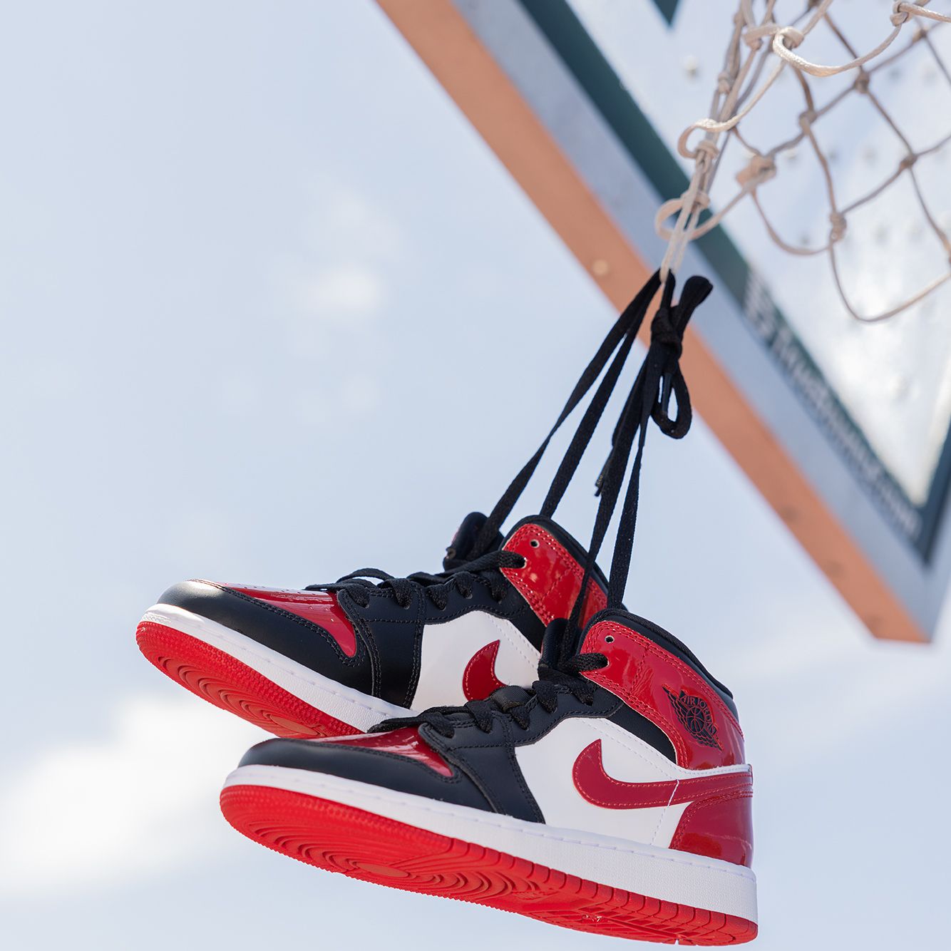 Air Jordan 1 Kids' Grade School Mid Shoes product image