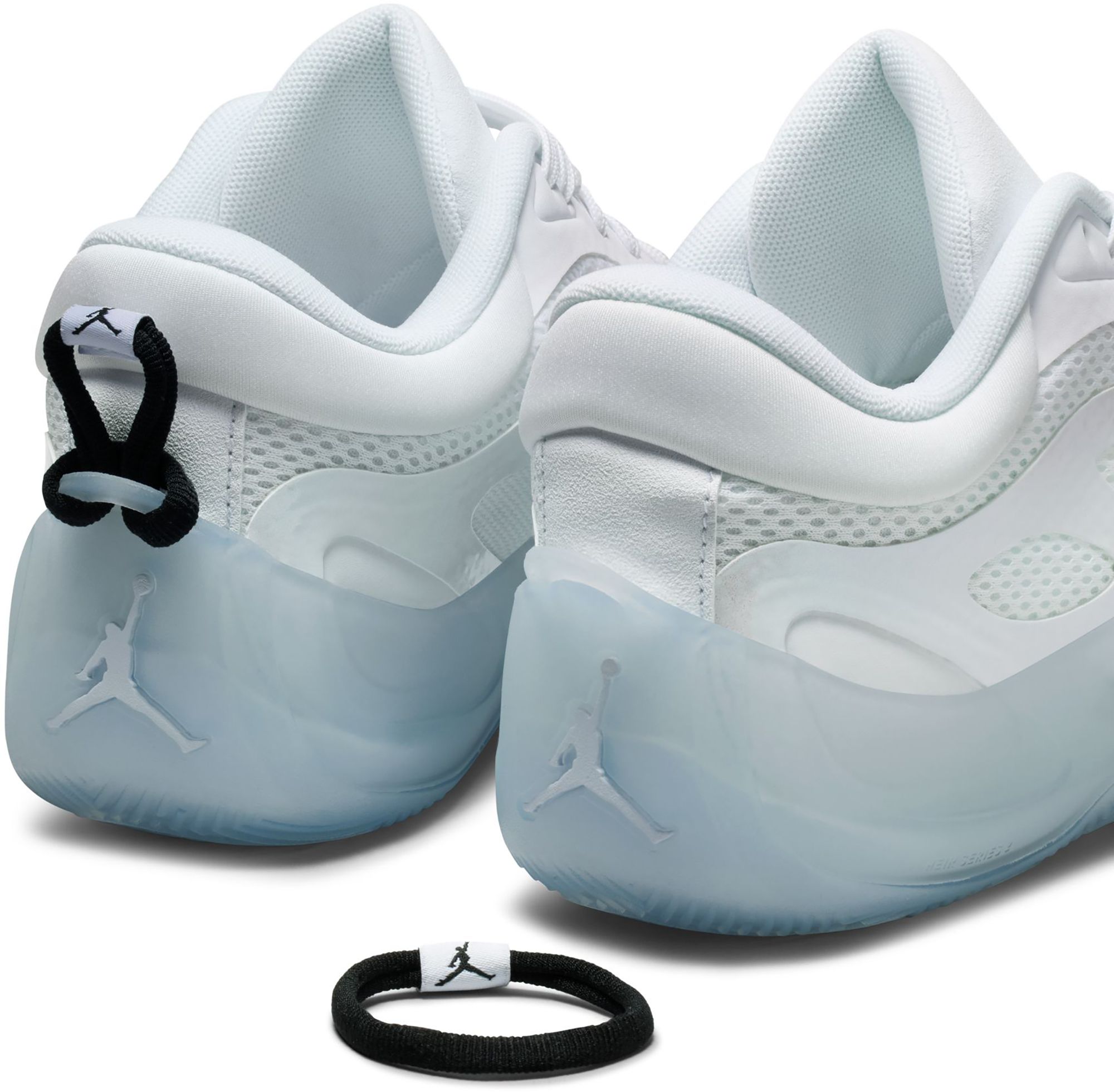 Jordan Women's Heir 2 Basketball Shoes product image