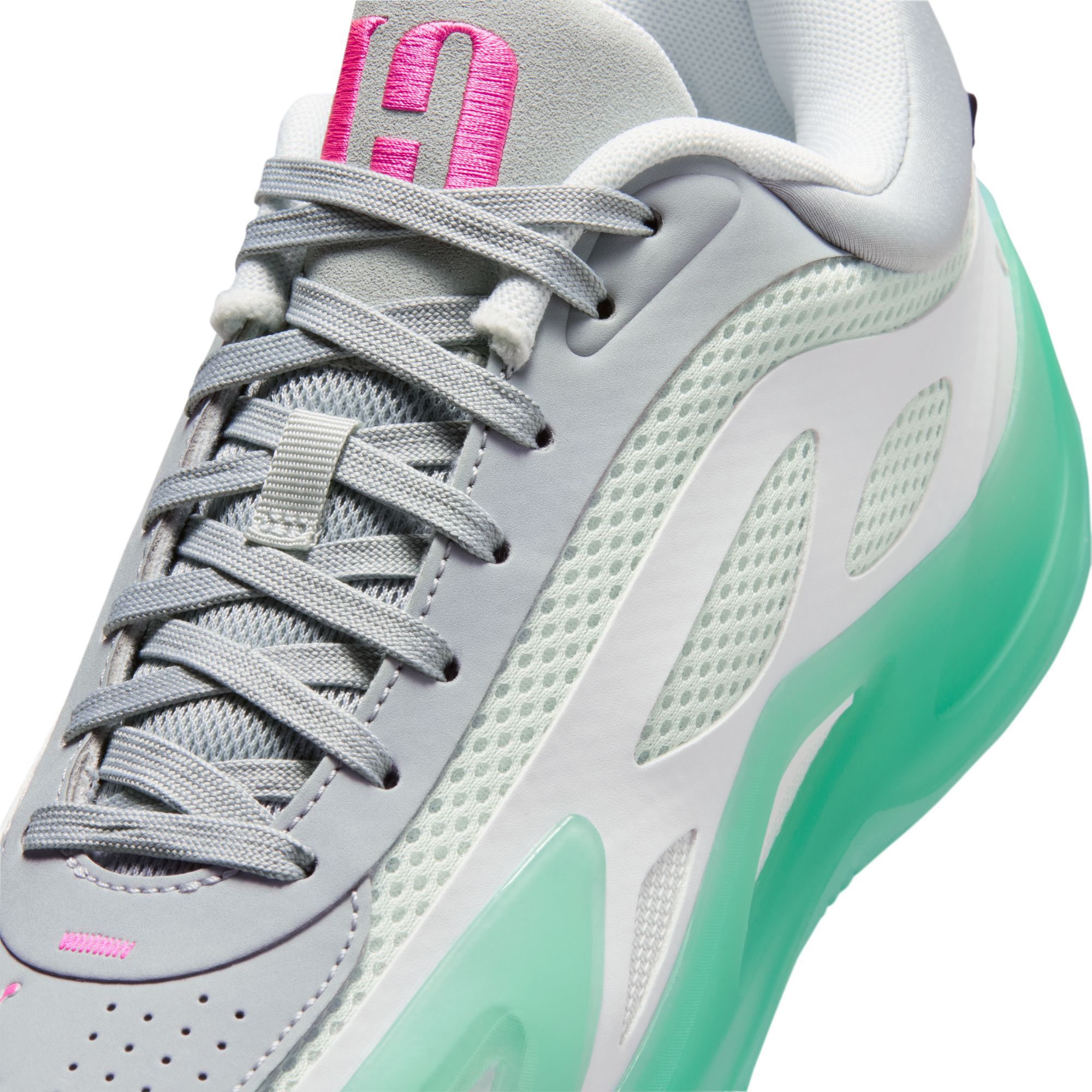 Jordan Women's Heir 2 Basketball Shoes product image