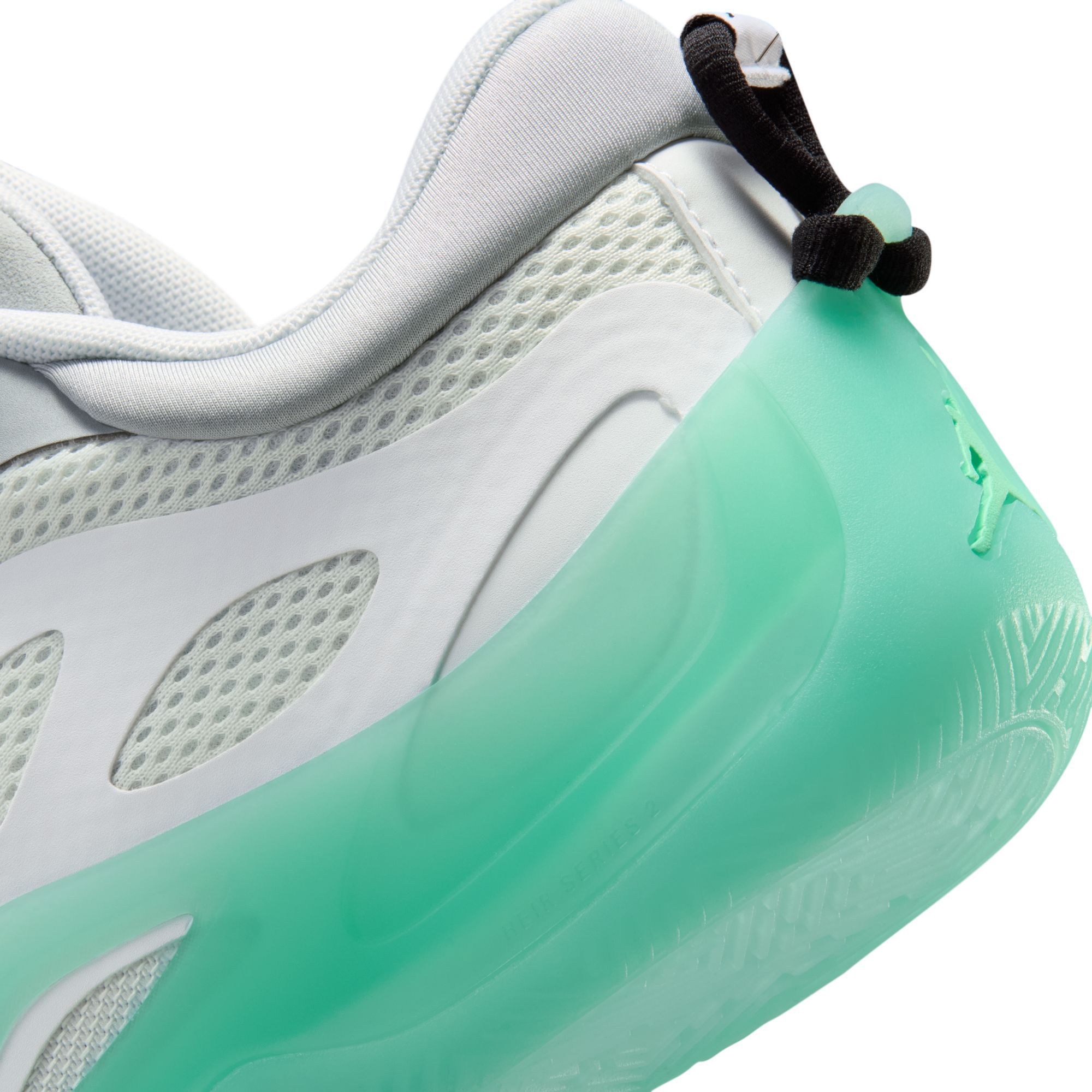 Jordan Women's Heir 2 Basketball Shoes product image