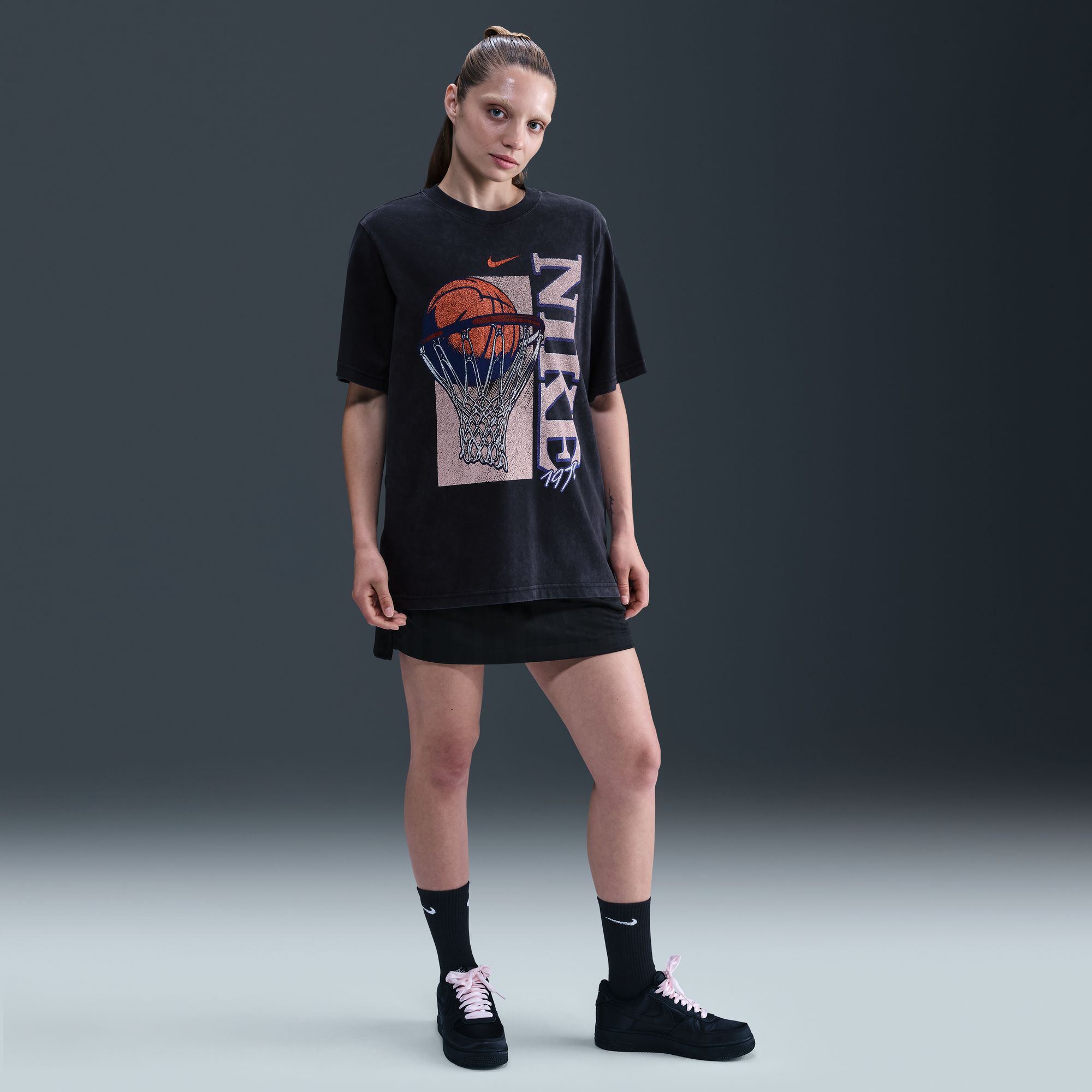Nike Women's Basketball Vintage Lockup Graphic T-Shirt product image