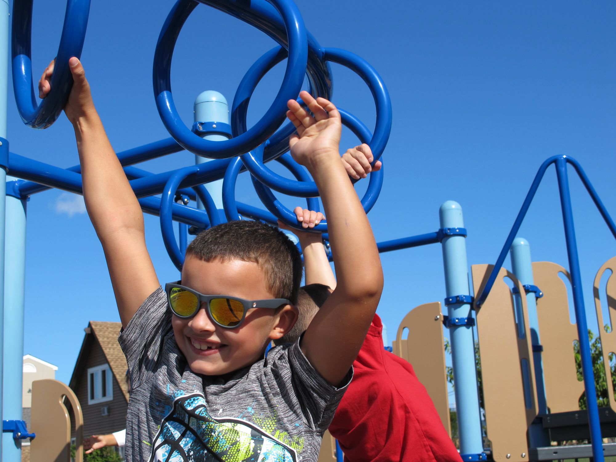 Minishades Ages 8-12+ Polarized Sunglasses product image