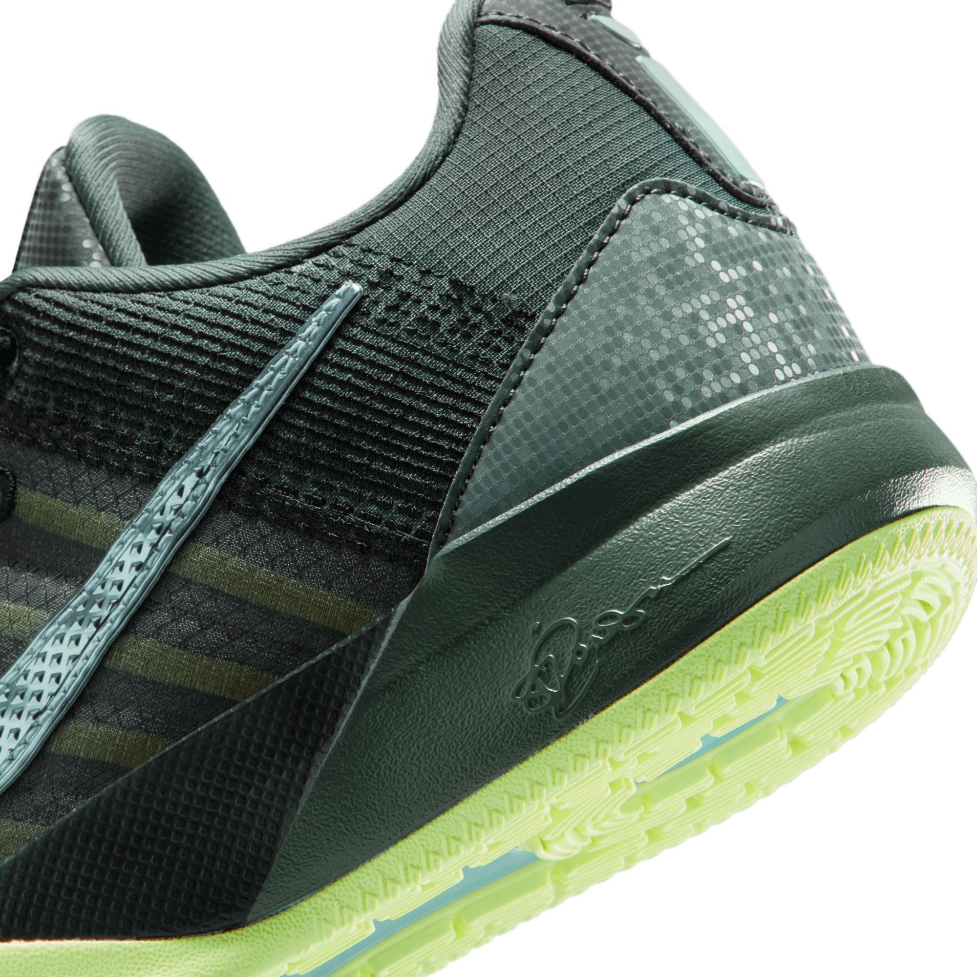 Nike Kids' Grade School Sabrina 3 'Shooter' Basketball Shoes product image