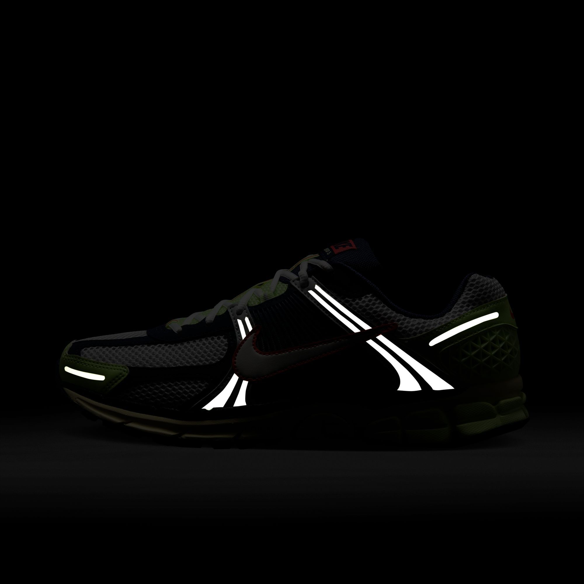 Nike Men's Zoom Vomero 5 Shoes product image