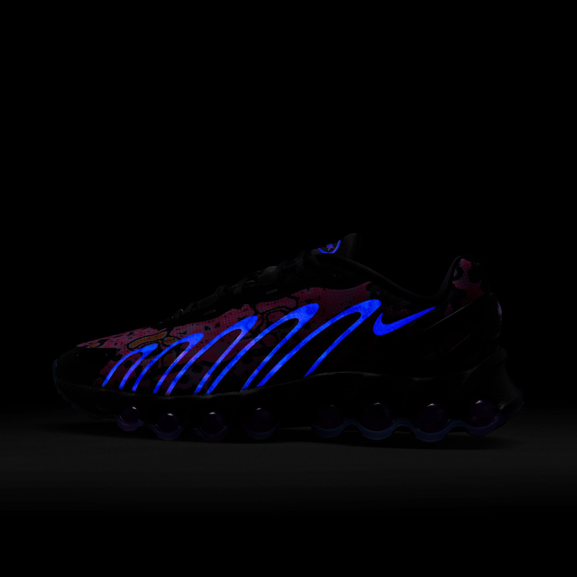 Nike Men's Air Max Dn8 Shoes product image