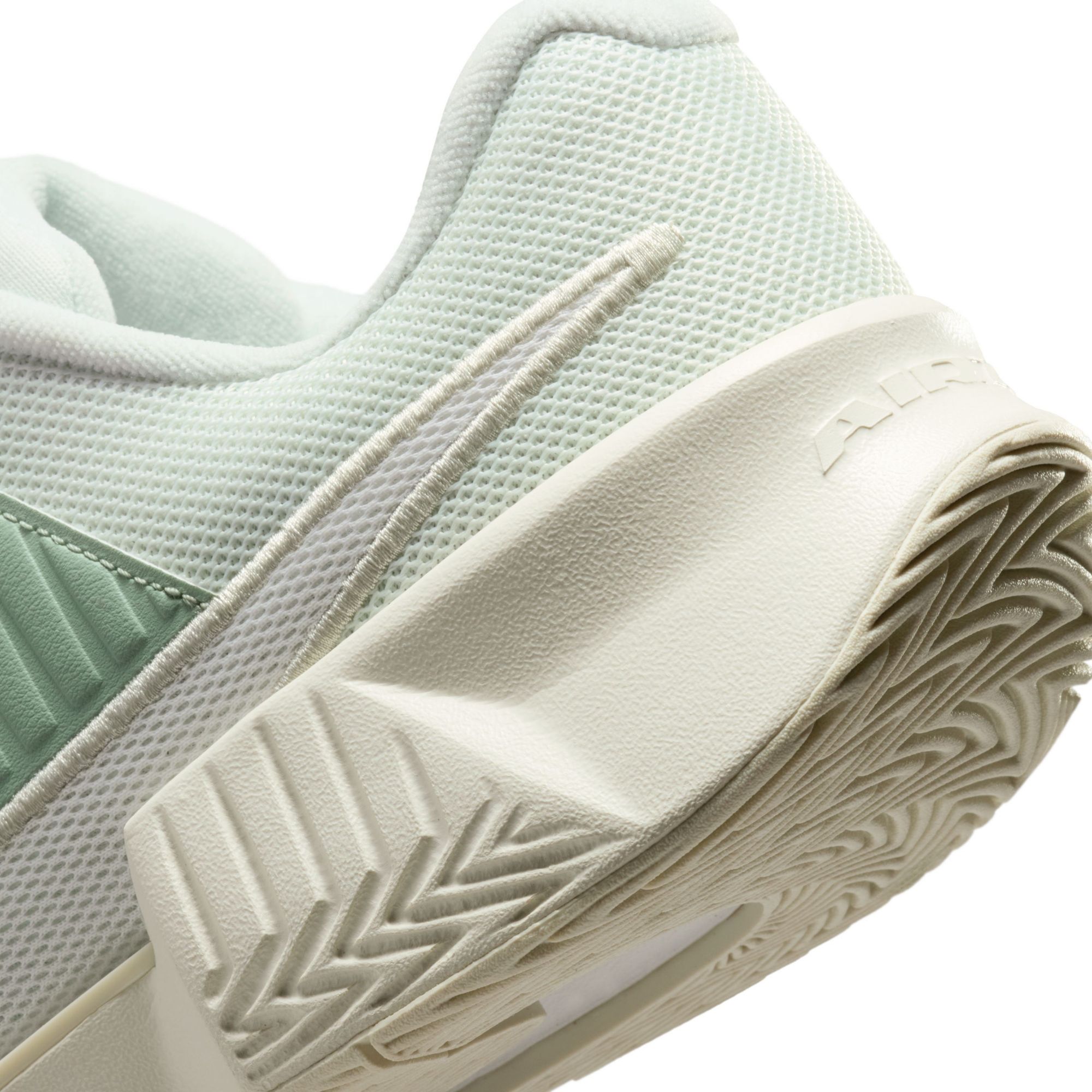Nike Women's GP Challenge Pro Hard Court Tennis Shoes product image