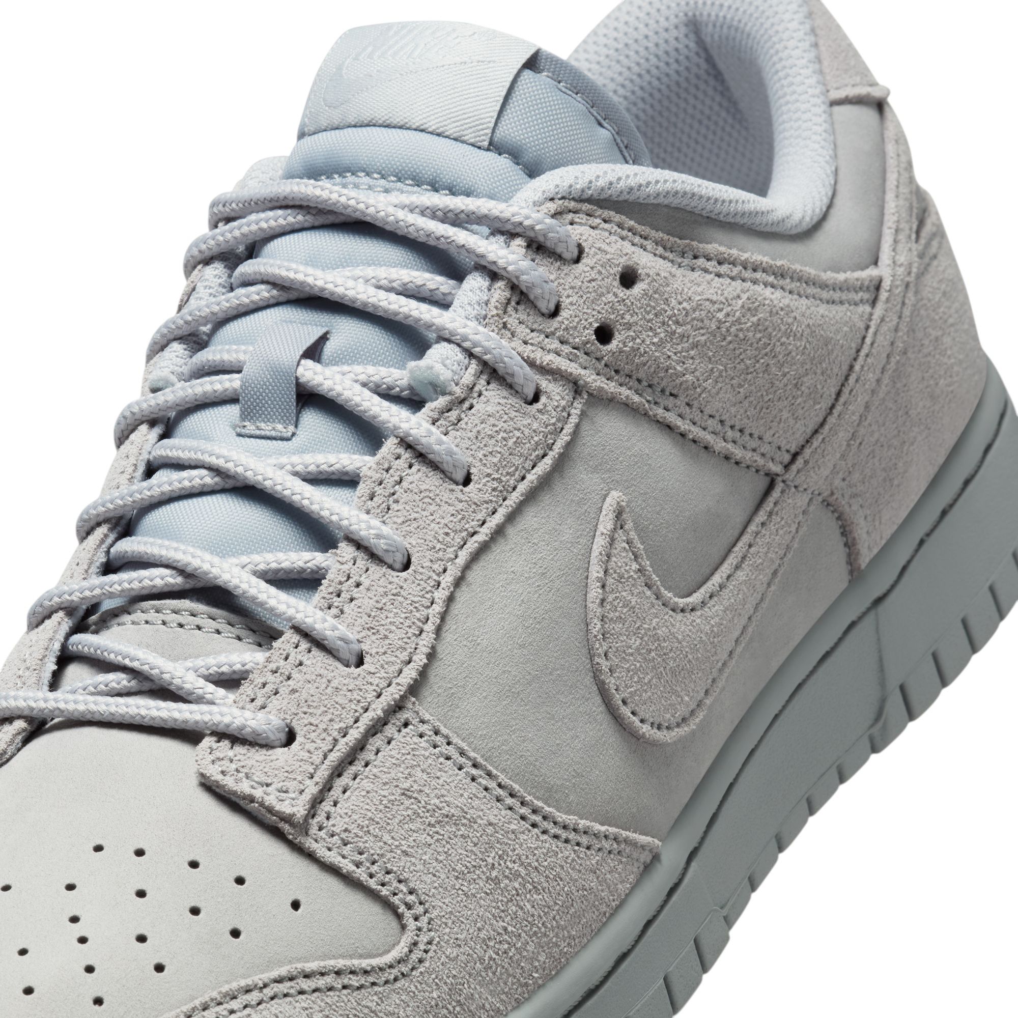 Nike Men's Dunk Low Shoes product image