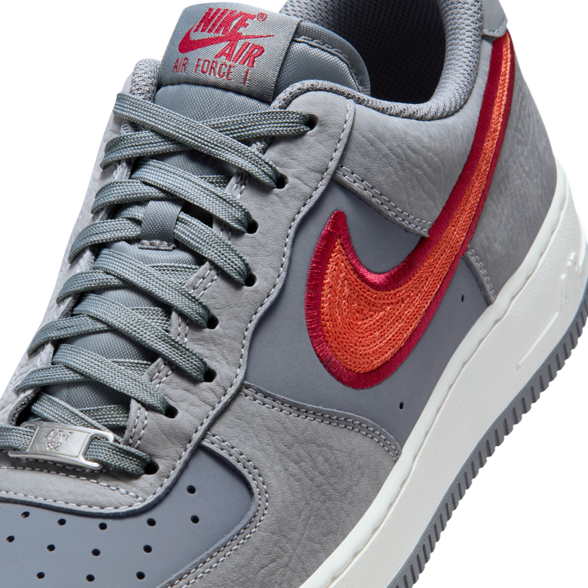 Nike Men's Air Force 1 '07 LV8 Shoes product image
