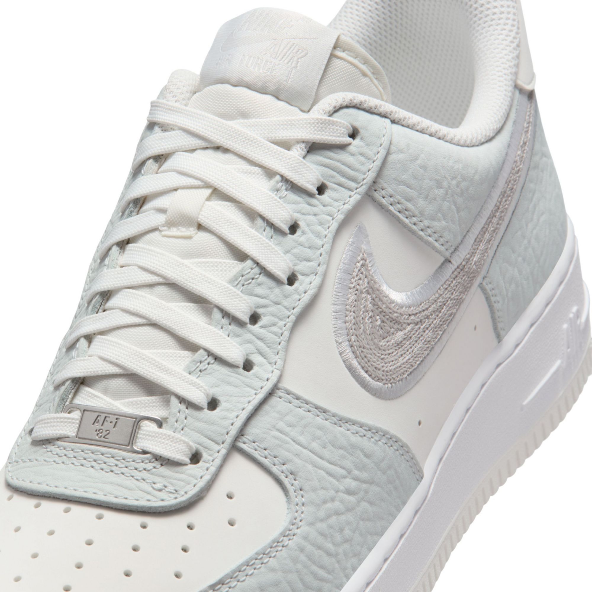 Nike Men's Air Force 1 '07 LV8 Shoes product image