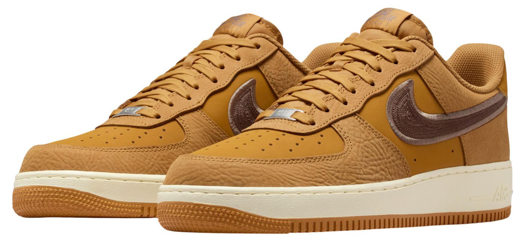 Nike Men's Air Force 1 '07 LV8 Shoes product image