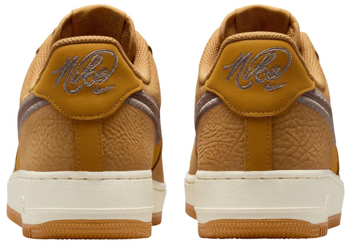 Nike Men's Air Force 1 '07 LV8 Shoes product image