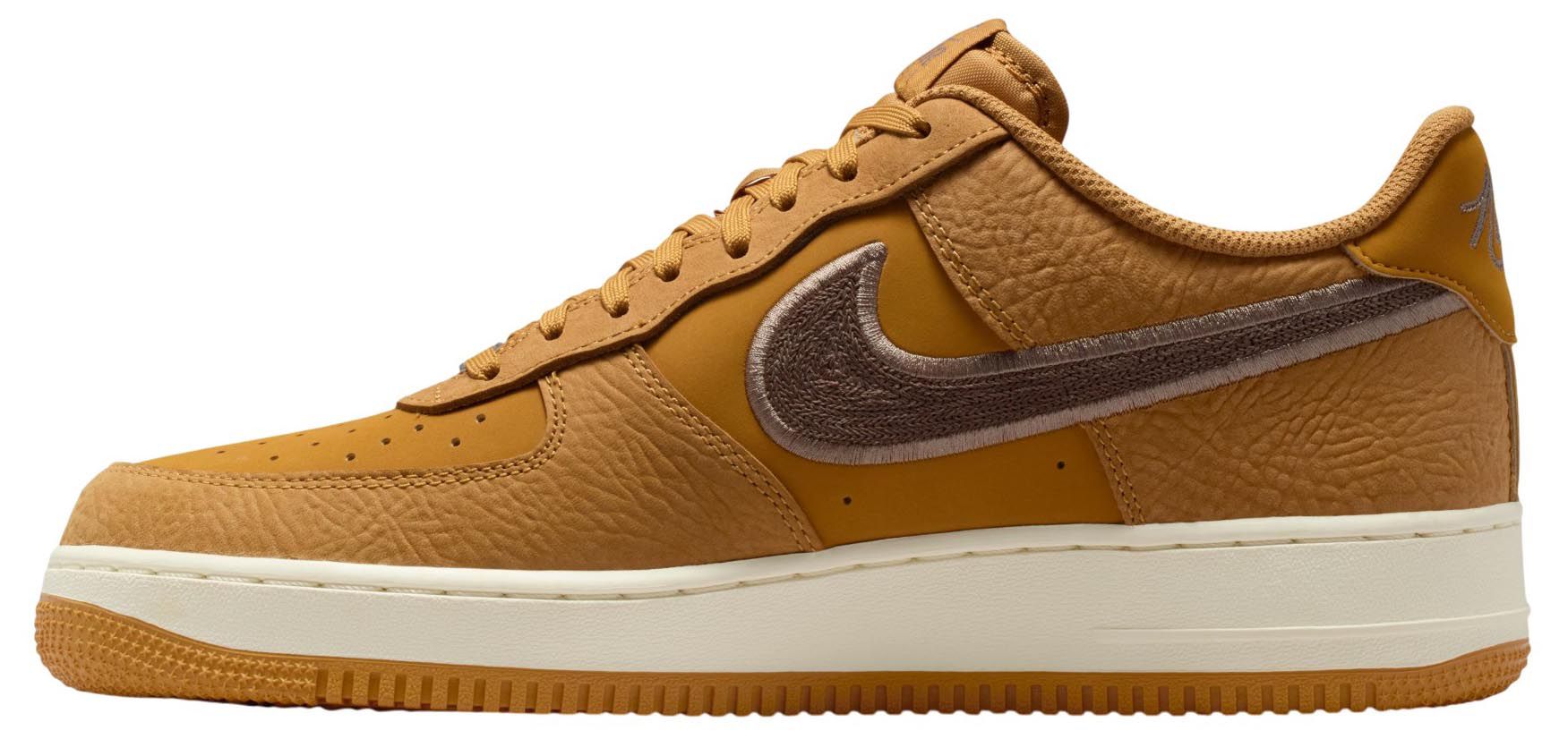 Nike Men's Air Force 1 '07 LV8 Shoes product image