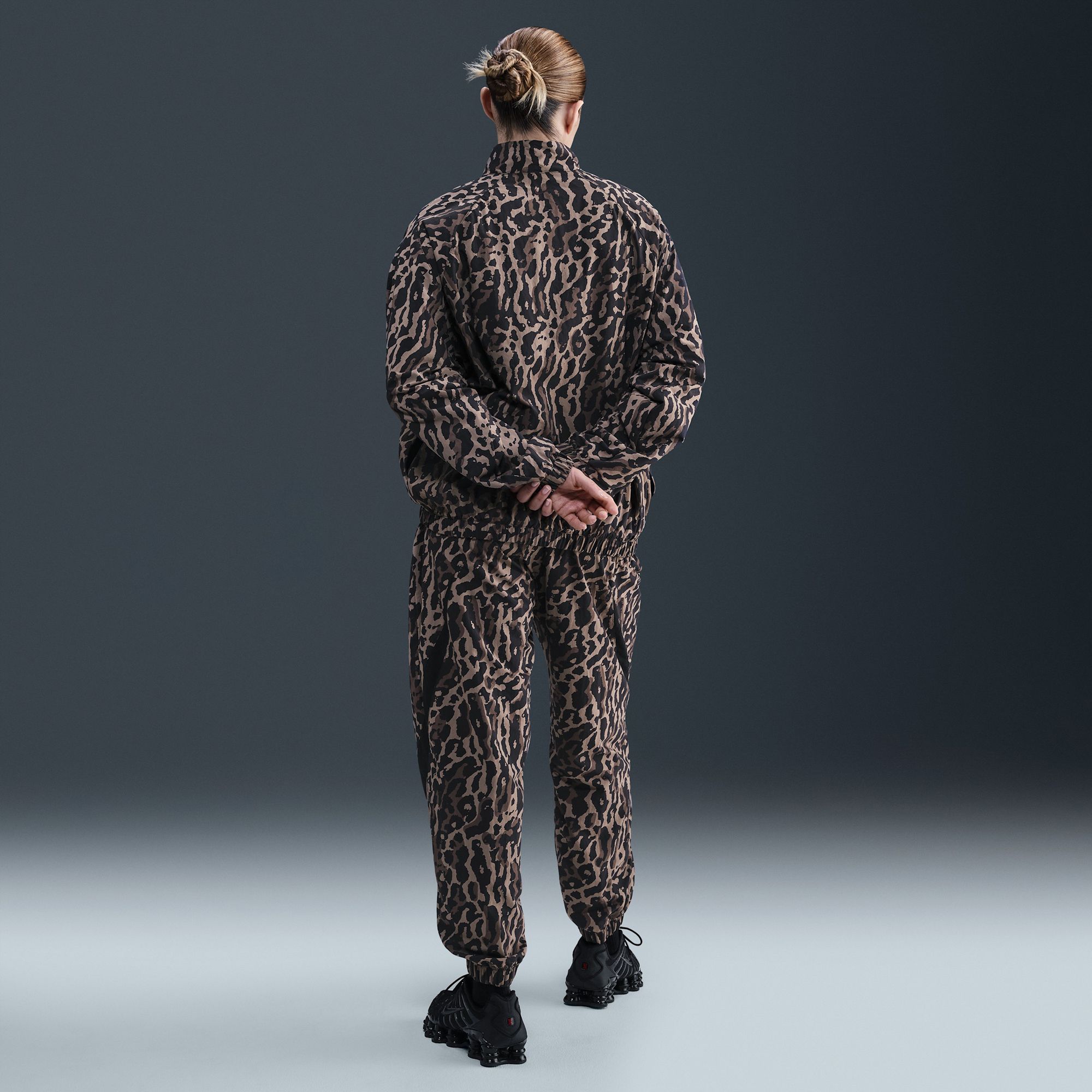 Nike Women's Sportswear Woven Printed Pants product image