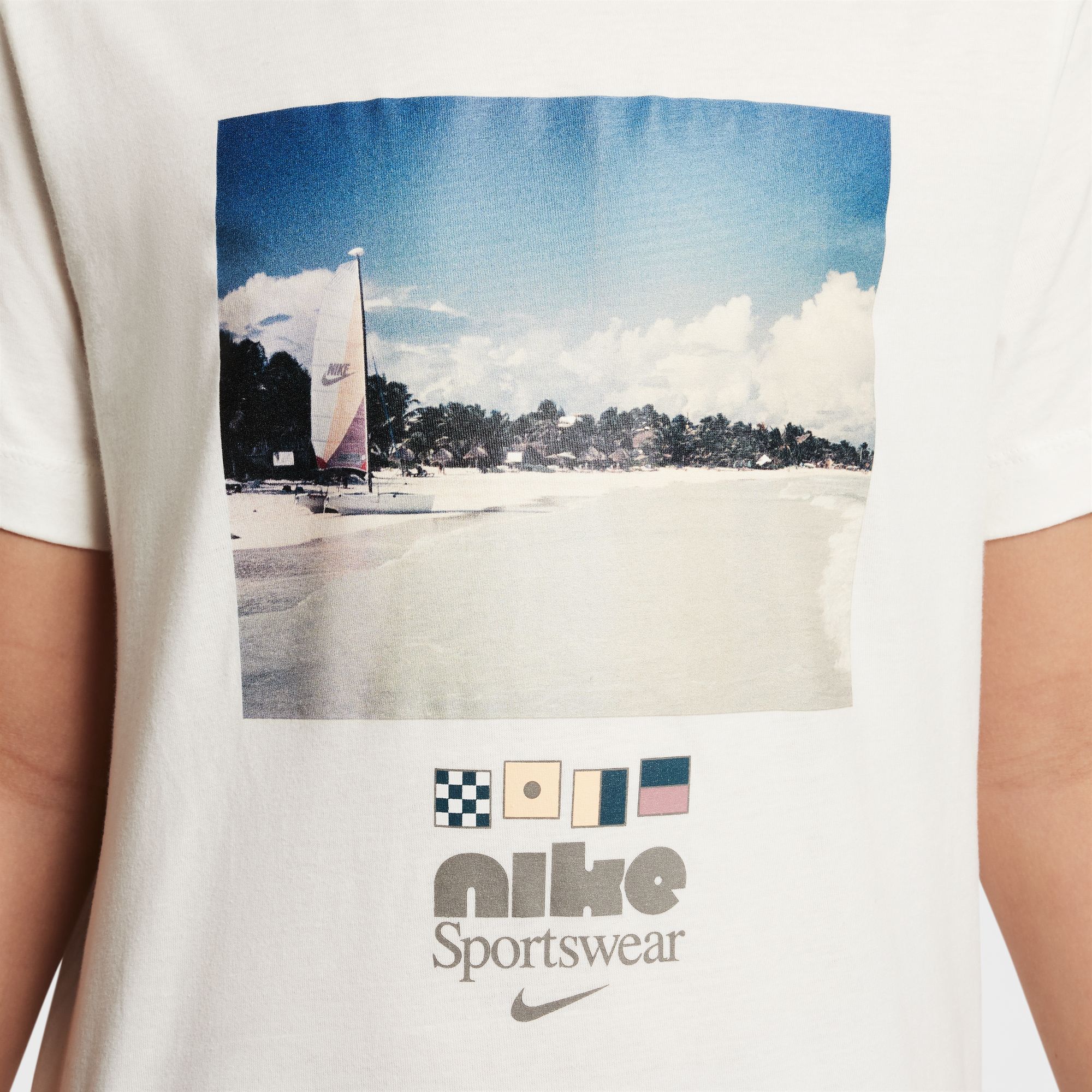 Nike Kids' Sportswear Heat Wave Graphic T-Shirt product image