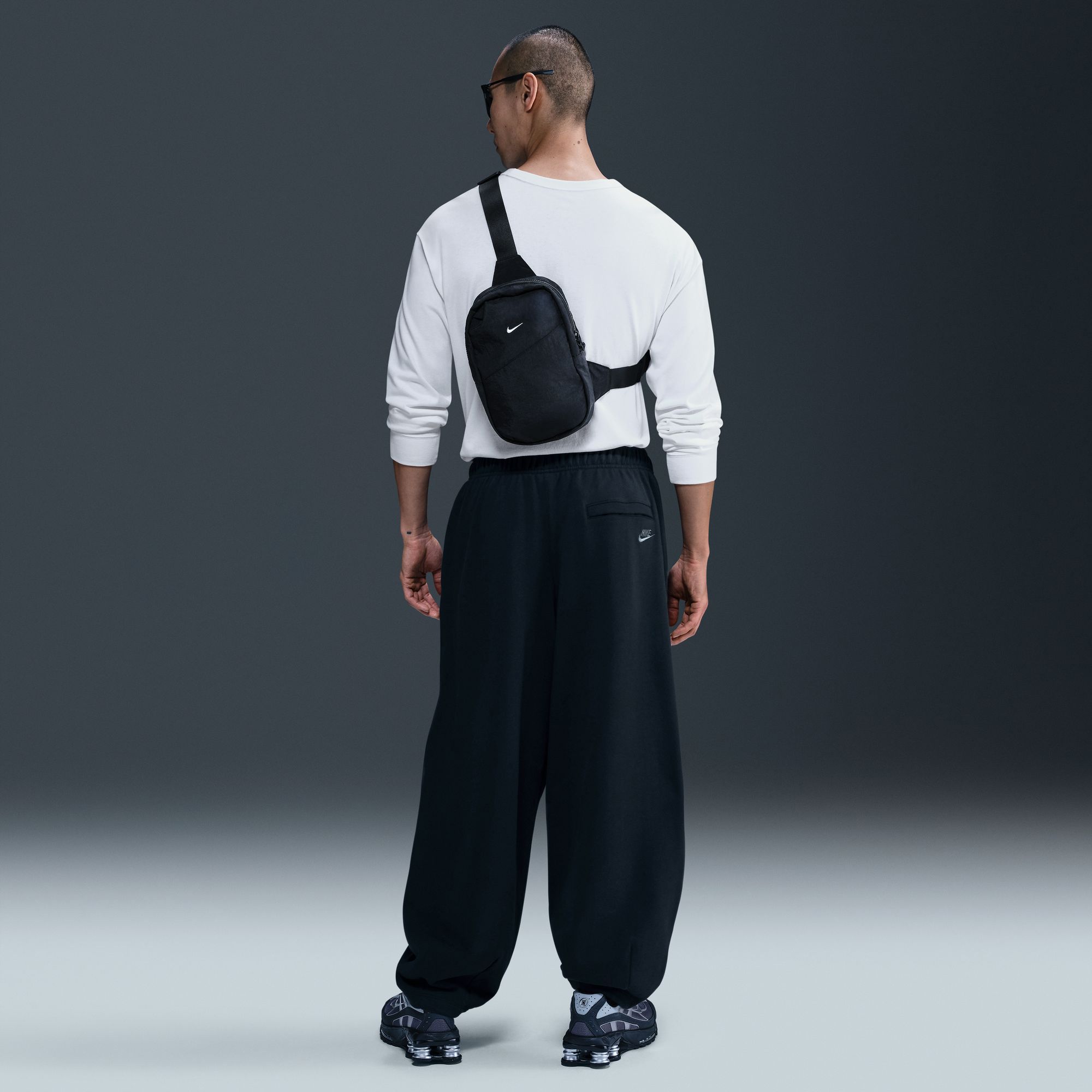 Nike Men's Club Oversized Cuffed Pants product image