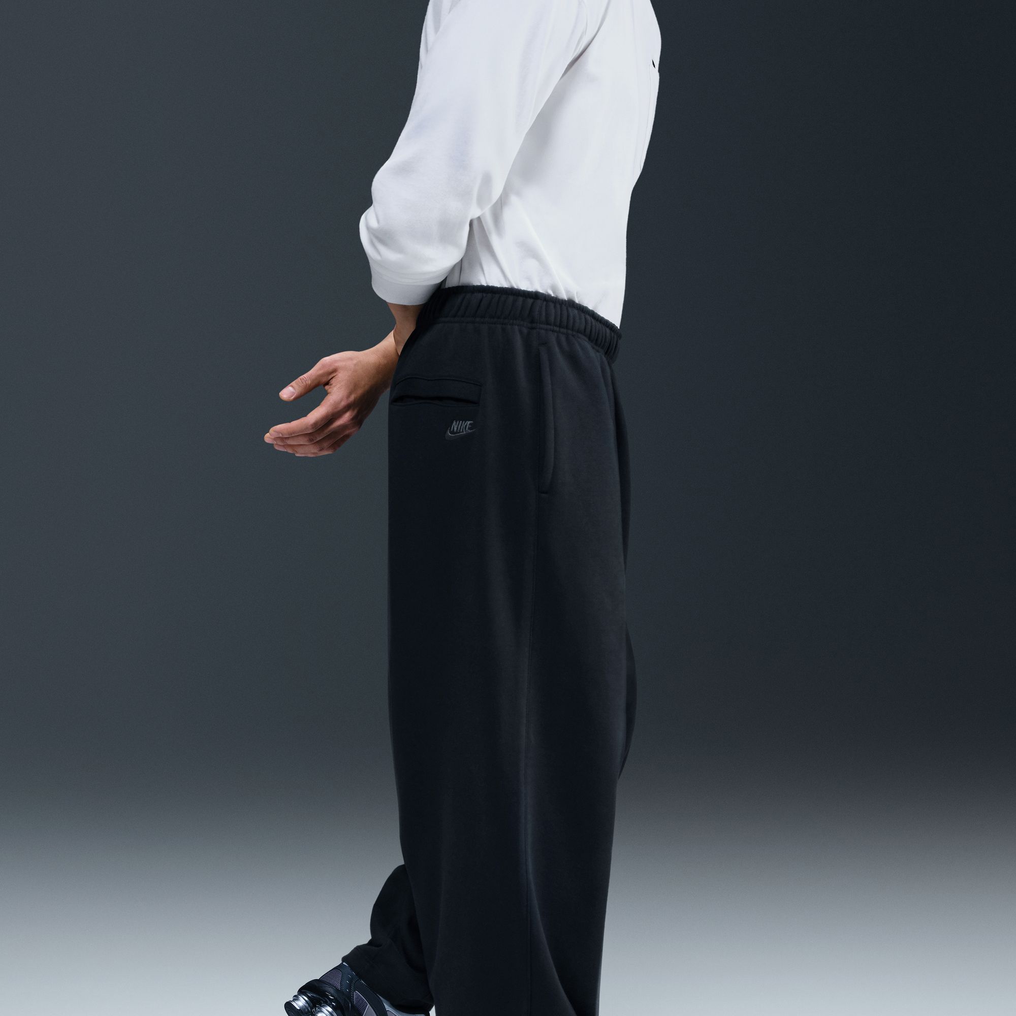 Nike Men's Club Oversized Cuffed Pants product image