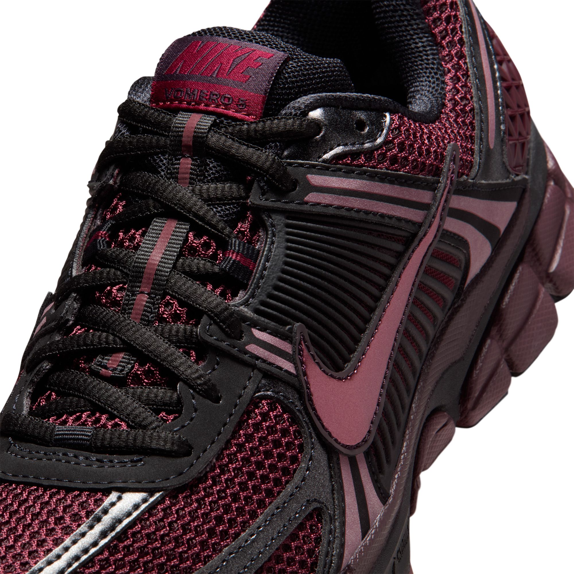 Nike Women's Zoom Vomero 5 Shoes product image