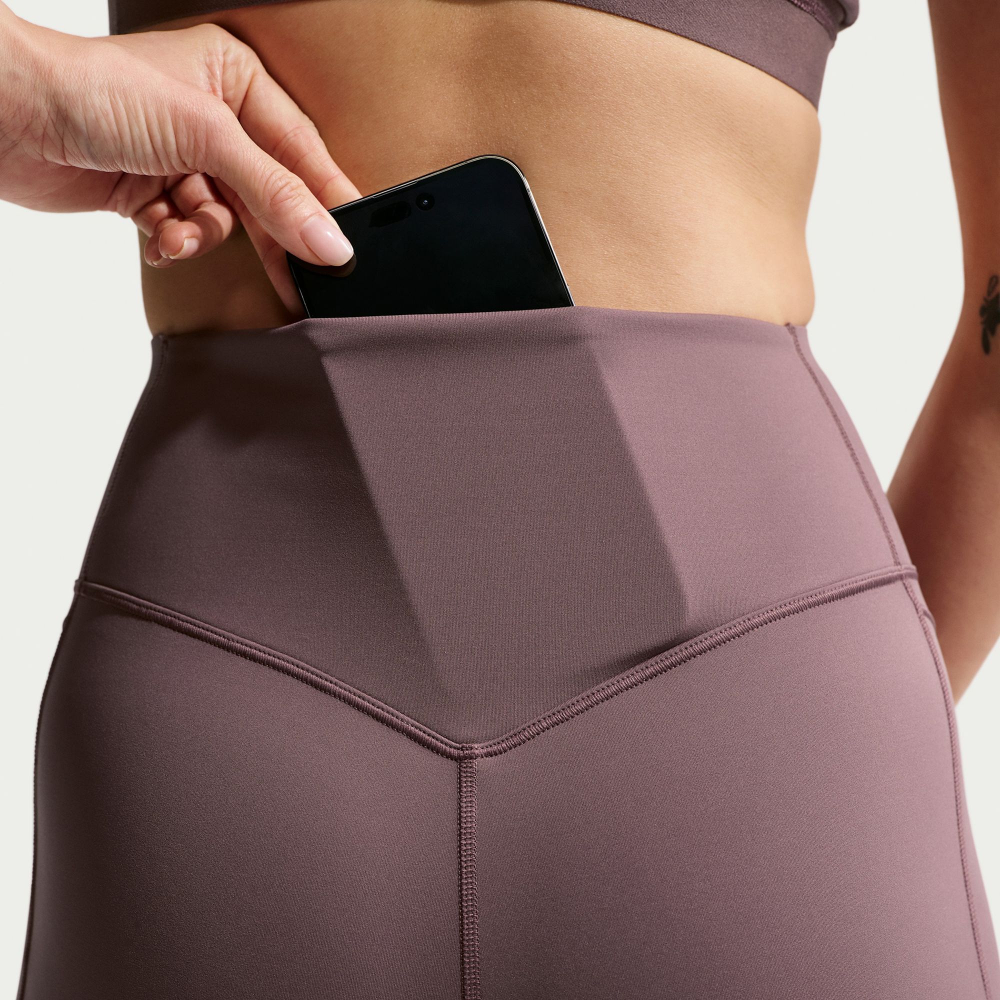 Nike Women's Universa Seasonal High-Waisted 7/8 Leggings with No Front Seam product image