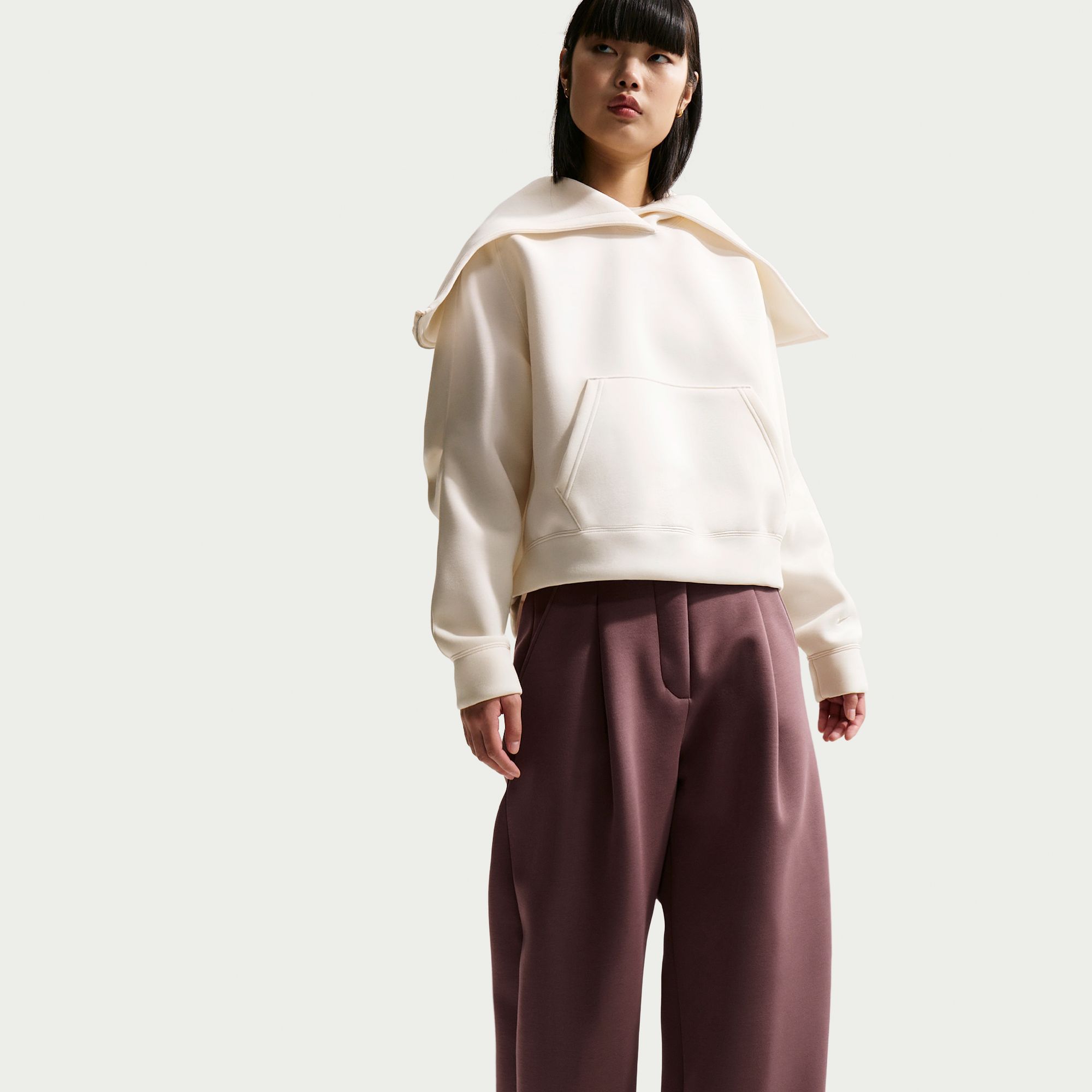 Nike Women's Sportswear Loose Mid-Rise Fleece Trousers product image