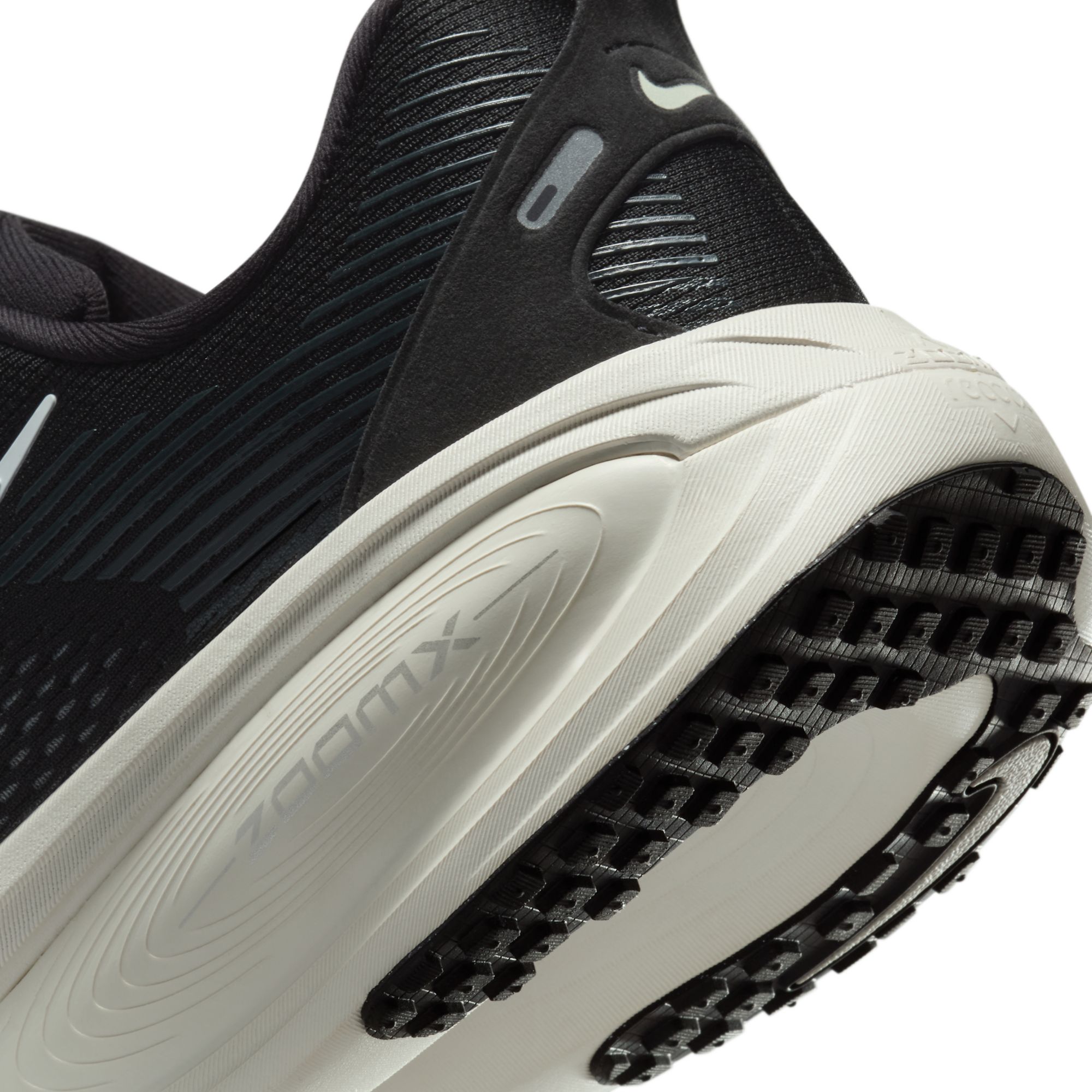 Nike Men's Vomero 18 Running Shoes product image