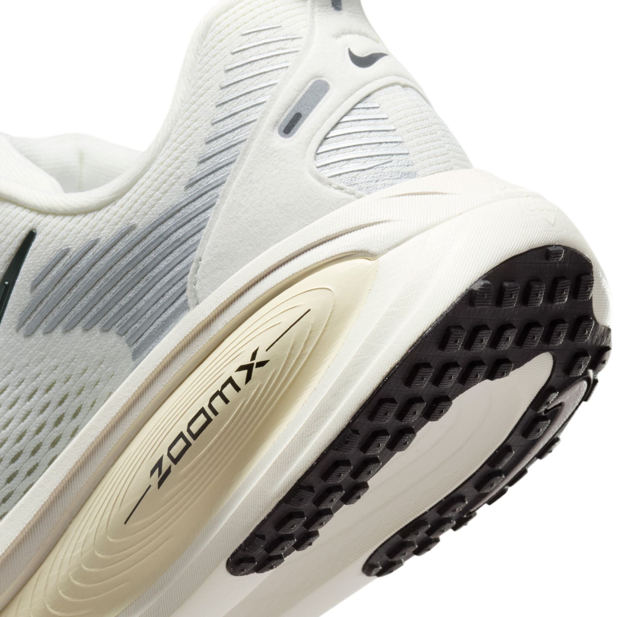 Nike Women's Vomero 18 Running Shoes product image